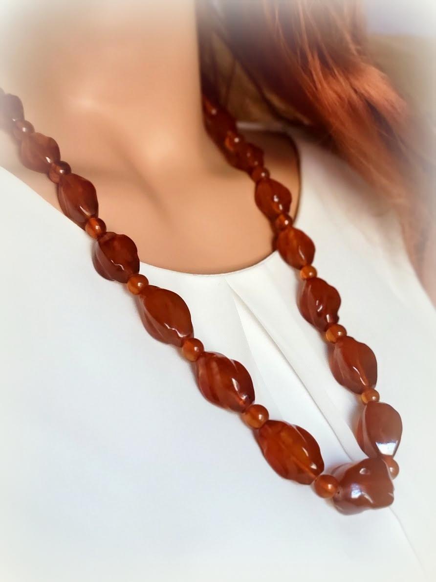 Vintage Pressed Carved Baltic Amber Necklace In Excellent Condition In Chesterland, OH