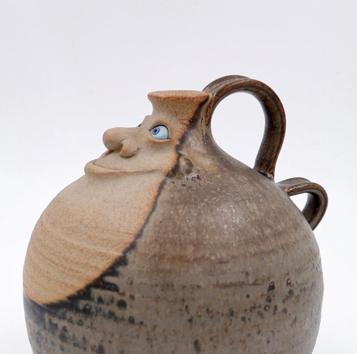 Vintage Pretty Ugly pottery jug - 1975 - Made in England For Sale 11