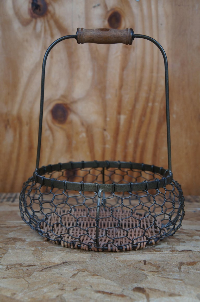 Vintage Metal Wire Farmhouse Chicken Egg Basket W/ Handles +