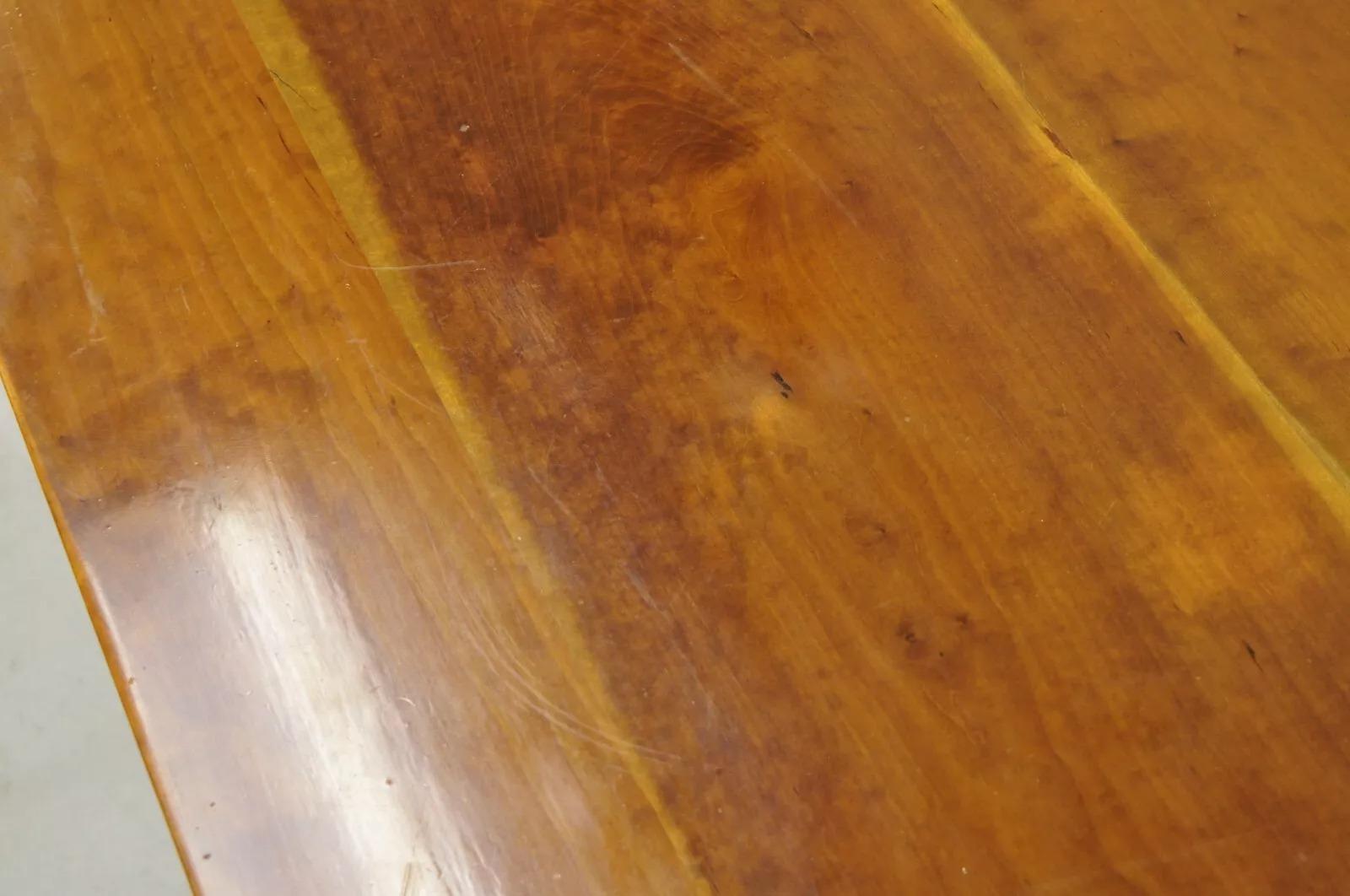20ième siècle Table de salle à manger vintage primitive Farmhouse en bois de cerisier massif 72