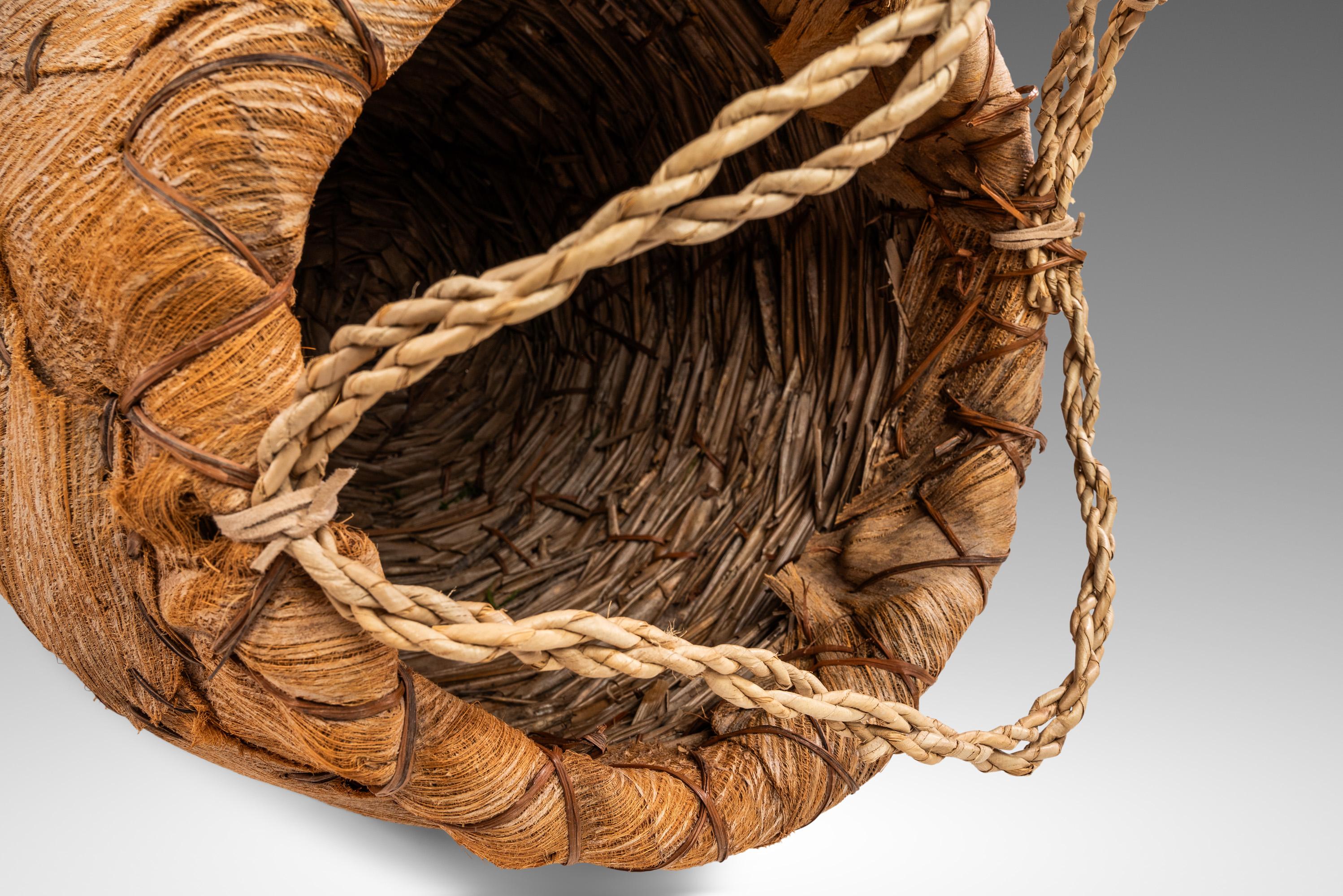 Vintage Primitive Folk Art Large Hand-Woven Palm Bark Basket Planter, USA For Sale 4