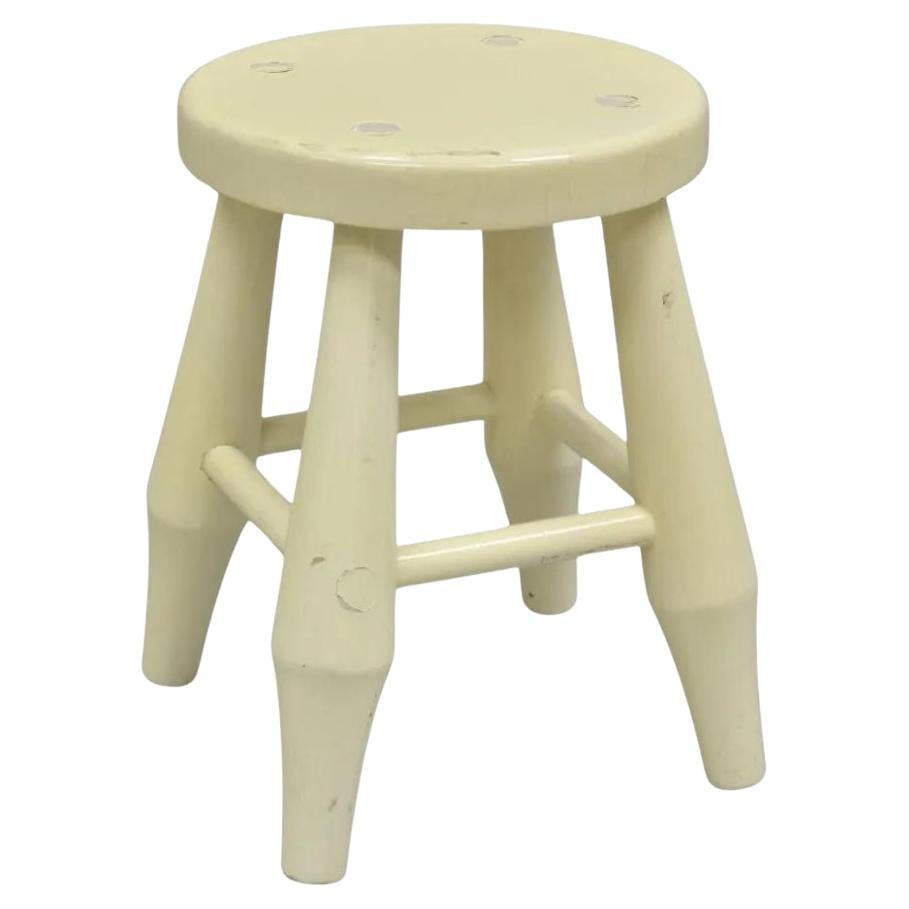 Tabouret de dépoli moderne primitif vintage avec pieds bulbeux finition laquée en vente