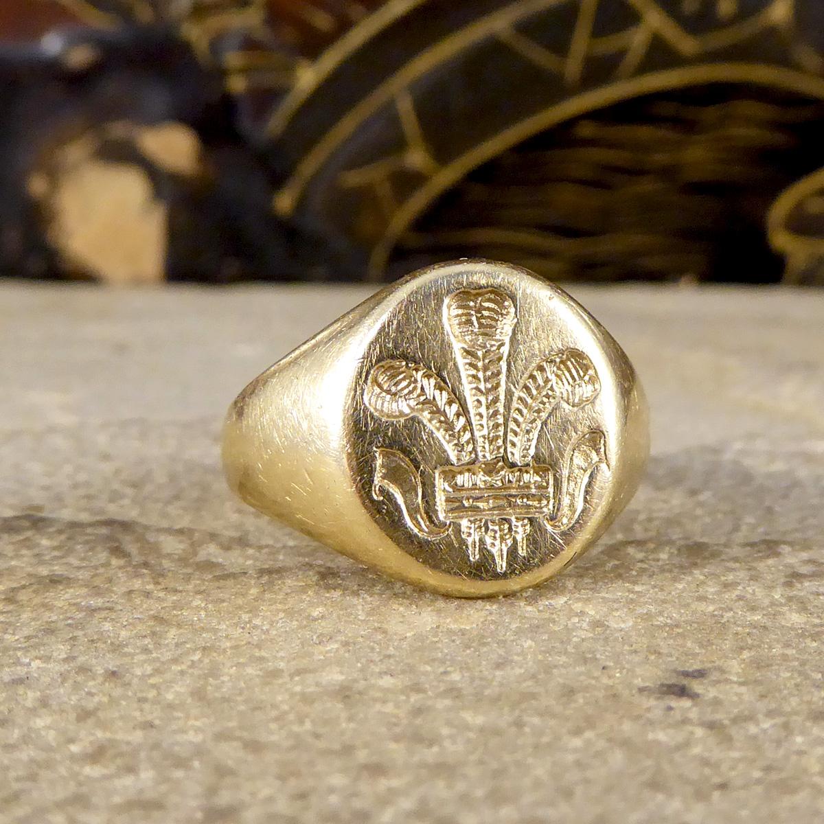 This vintage ring it typically worn by men as a gents signet but can also be worn my women as a unisex piece. It has such a quality feel and usually worn on the pinky finger. This signet ring features a Prince of Wales Feathers crest seal on the