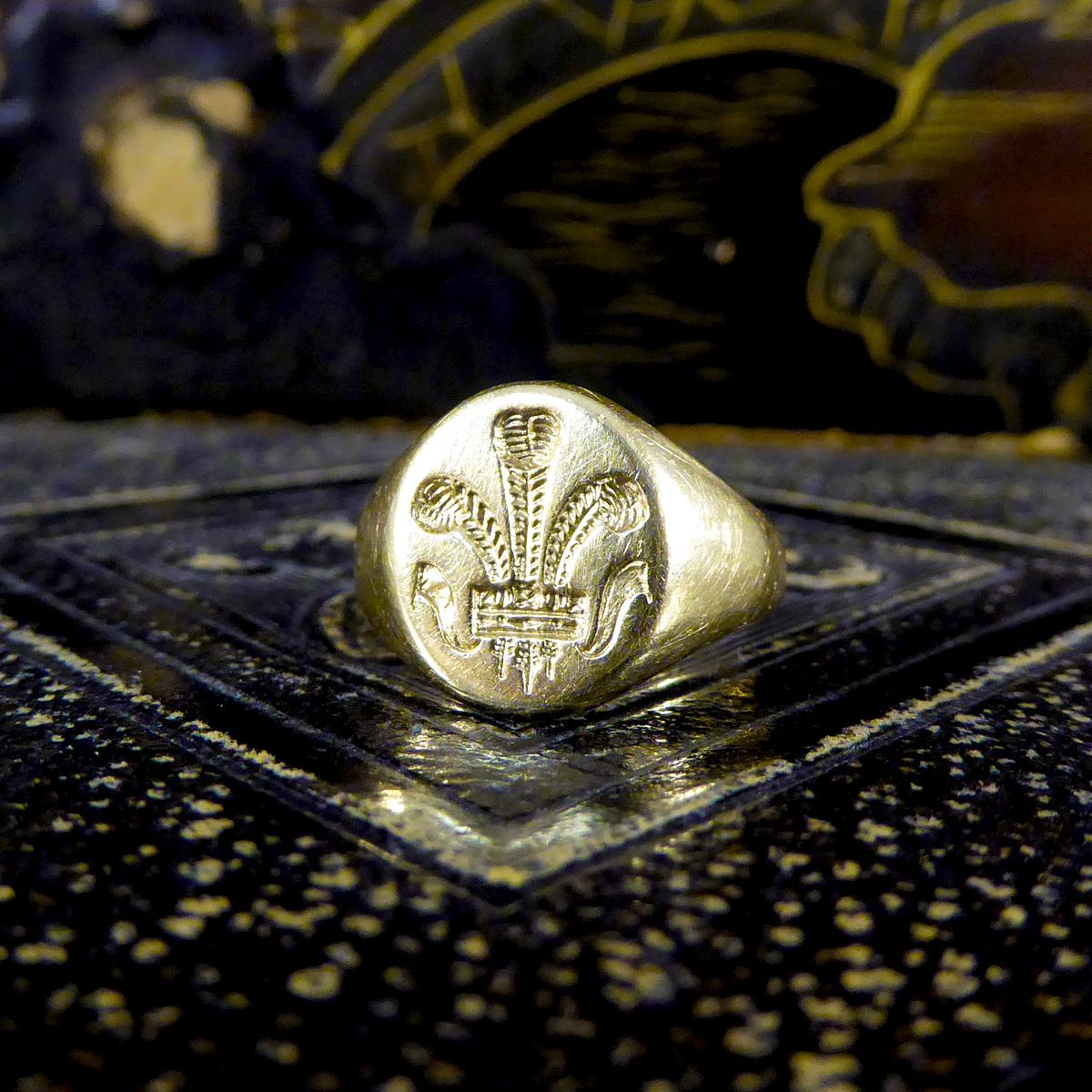 Women's or Men's Vintage Prince of Wales Feathers Engraved Signet Ring in Yellow Gold
