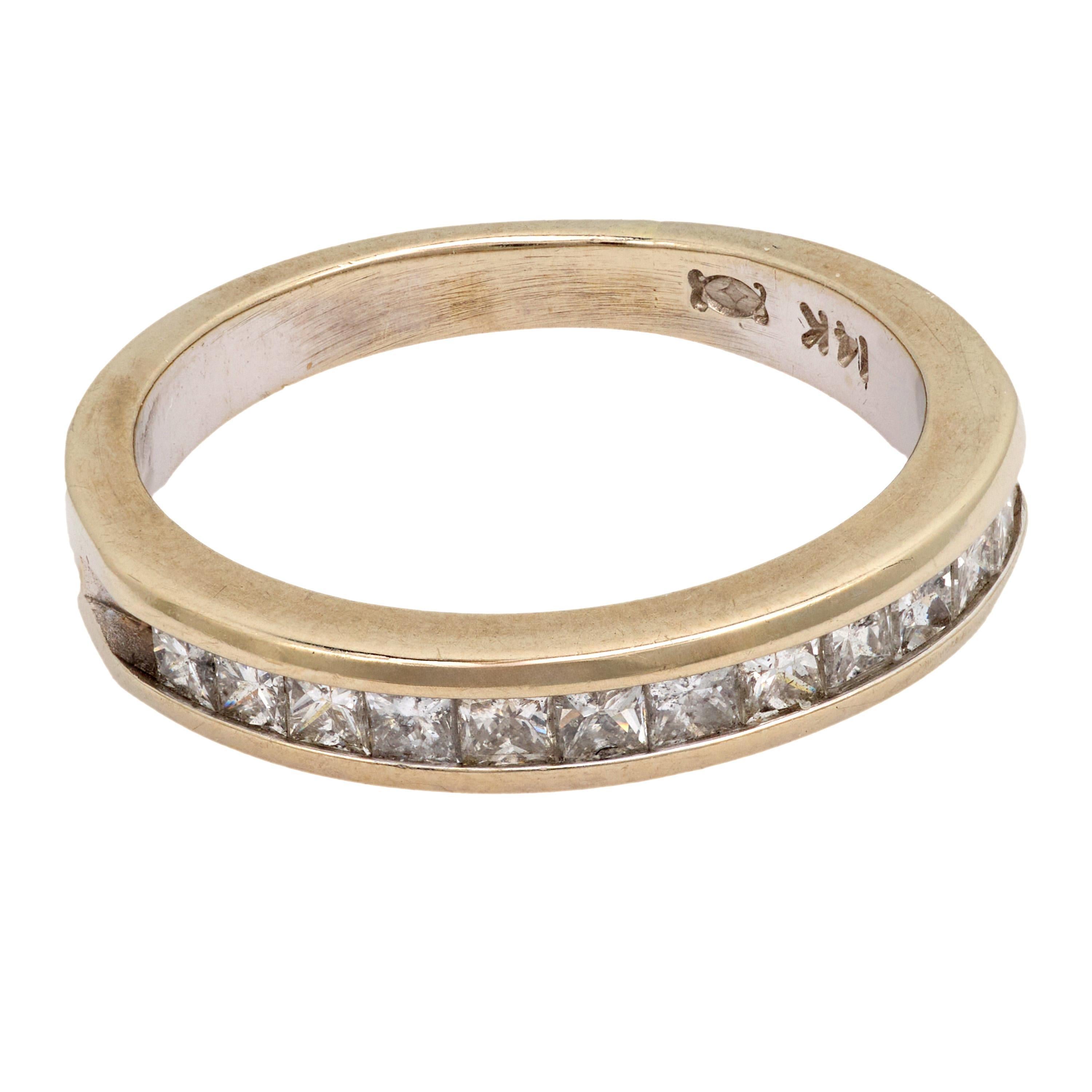 Modern Vintage princess cut diamond 14k white gold band For Sale