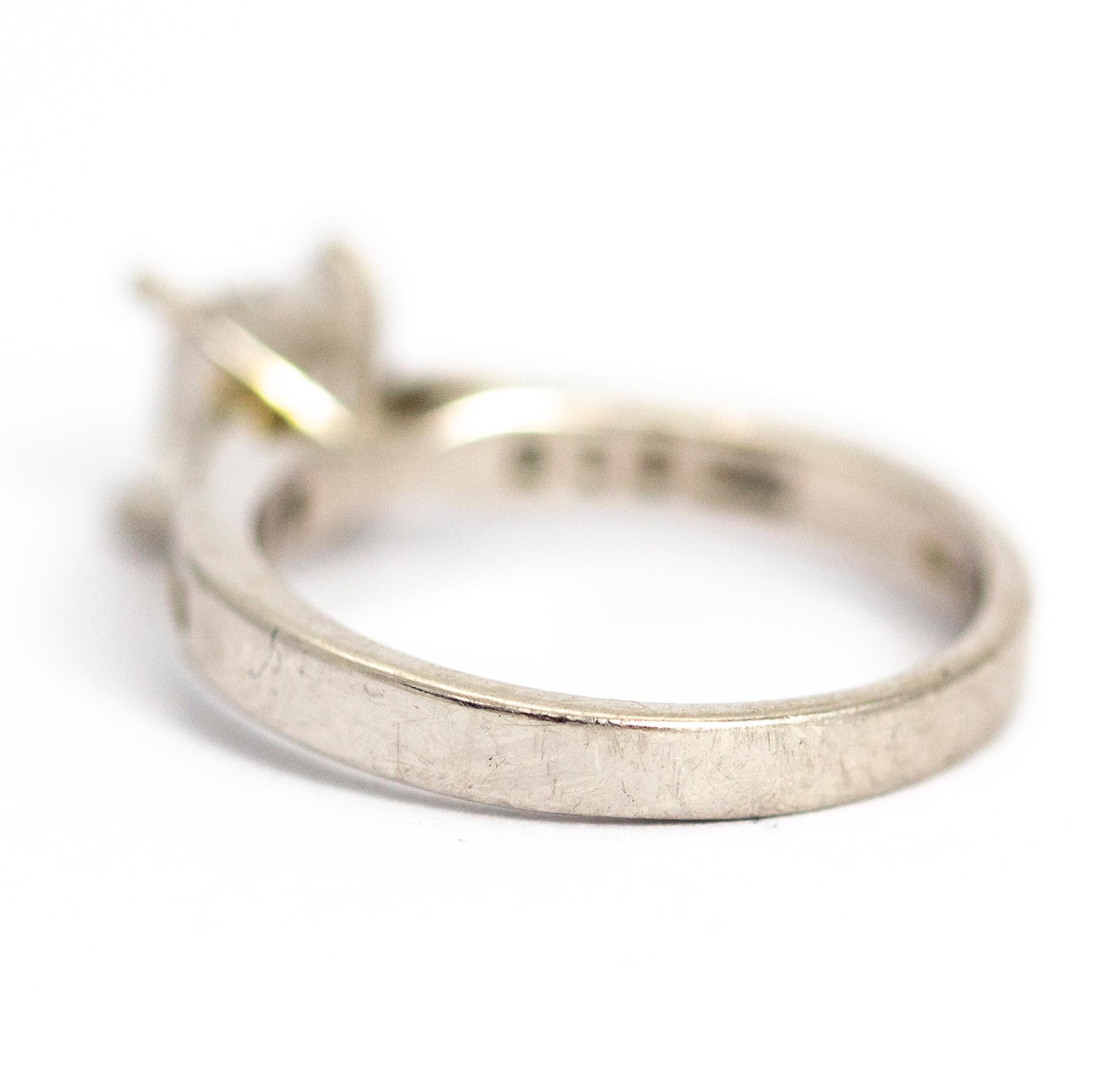 Ring aus Platin mit Diamant im Prinzessinnenschliff (Moderne) im Angebot