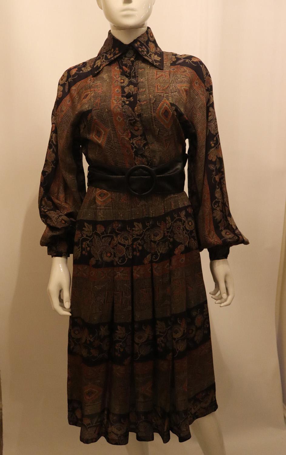 Vintage Print Shirt Dress by Jean Varon For Sale 3
