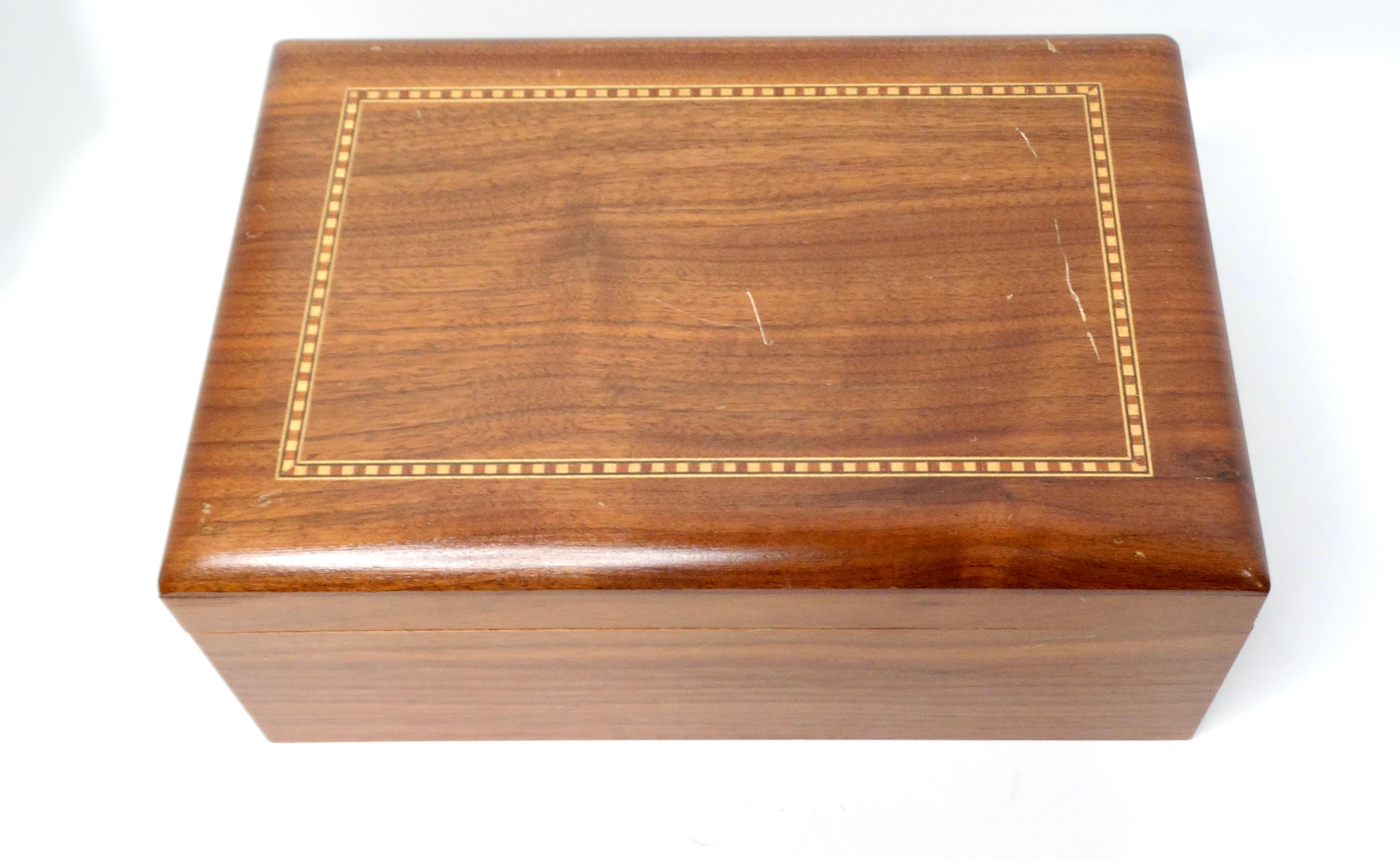 Vintage Professional Grade Wood Roulette & Poker Card Chip Tray Set For Sale 7