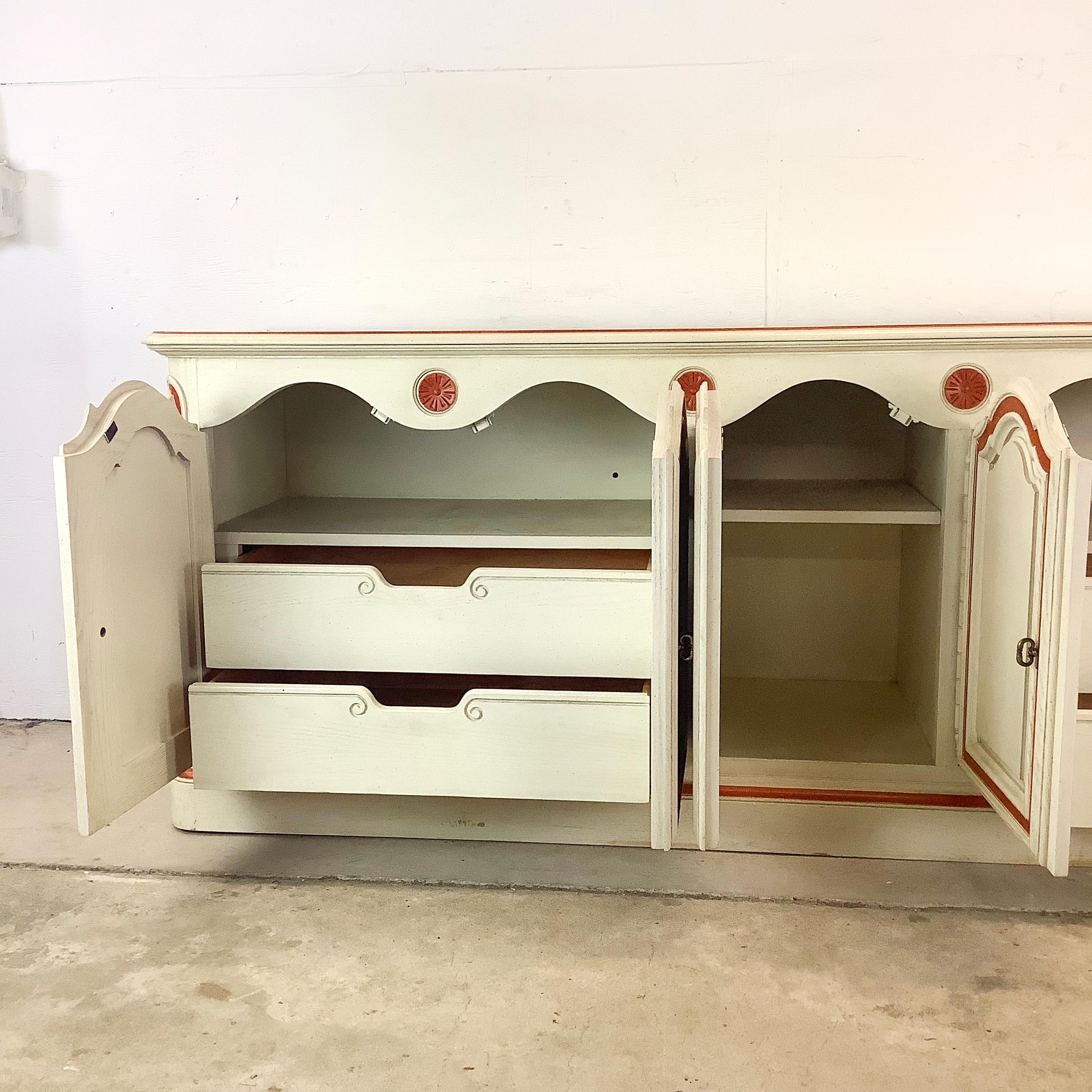 Vintage Provencal Sideboard mit Aufbewahrung (20. Jahrhundert) im Angebot