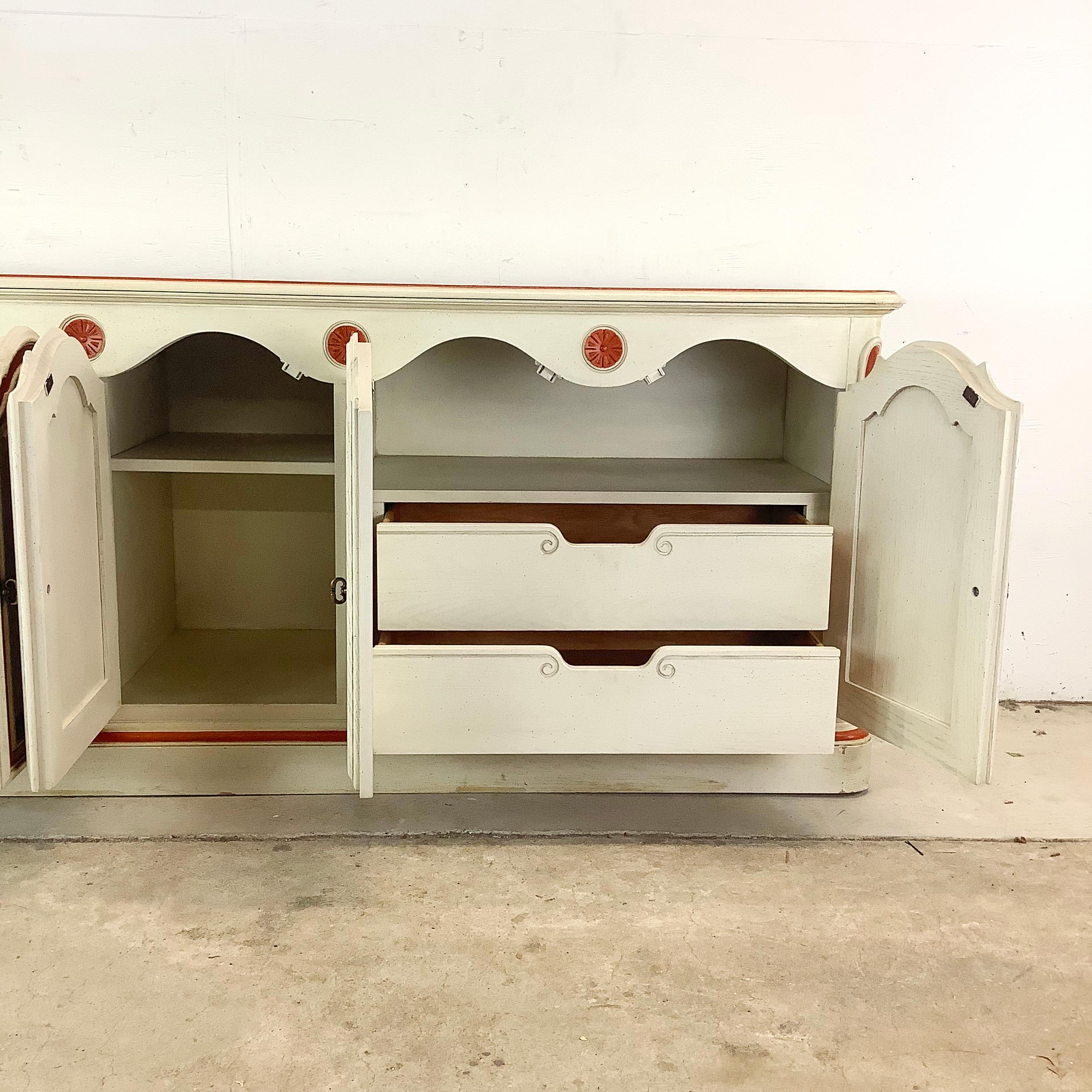 Vintage Provencal Sideboard mit Aufbewahrung (Holz) im Angebot