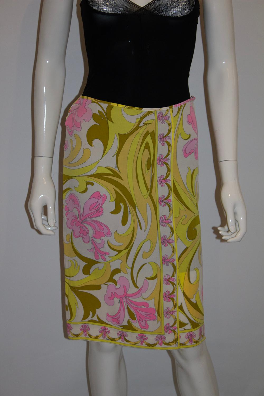 Jupe en soie Pucci Vintage Pour femmes en vente