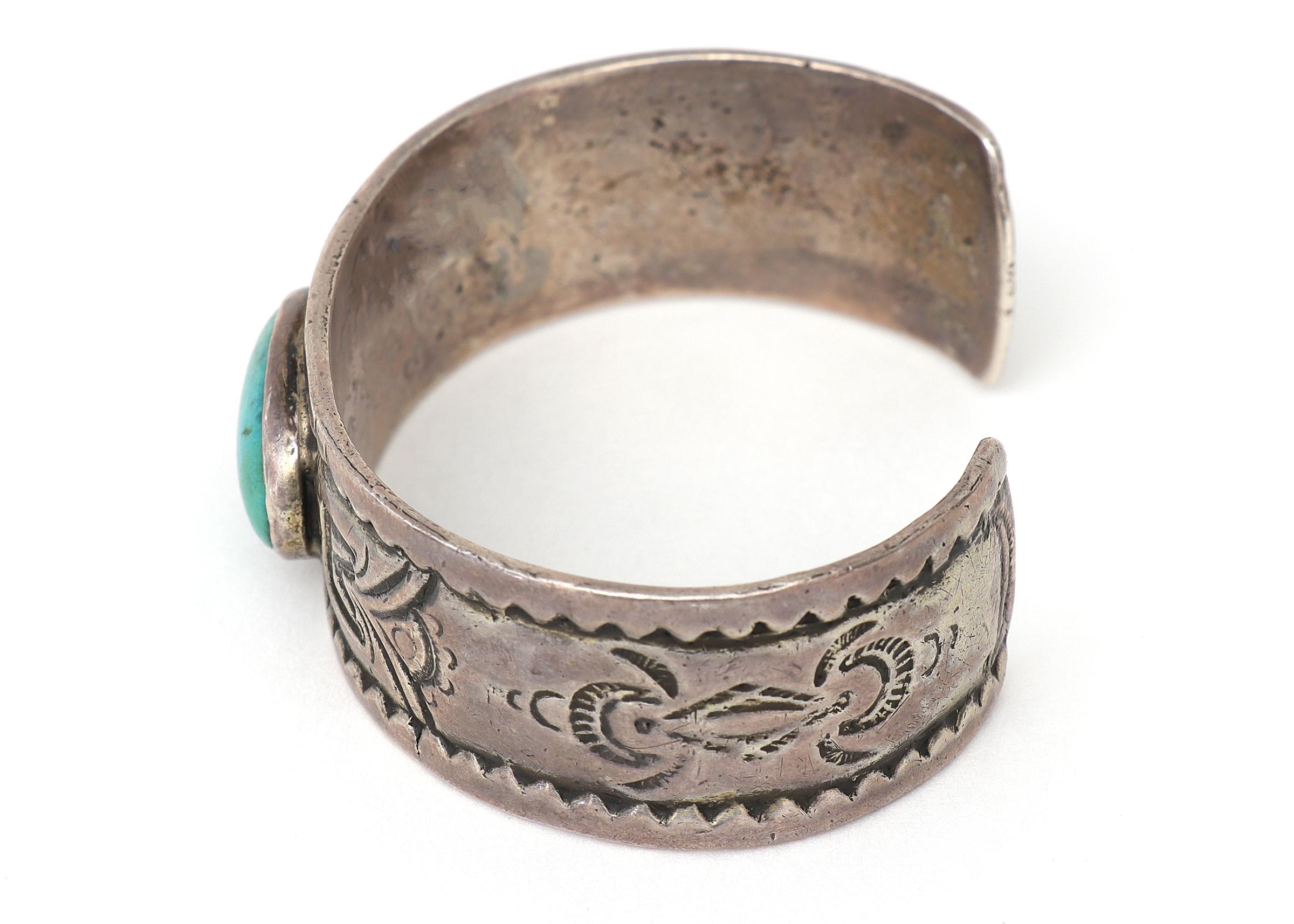 Vintage Pueblo Native American Old Pawn Ingot Silver Bracelet, Turquoise c. 1915 In Good Condition For Sale In Denver, CO