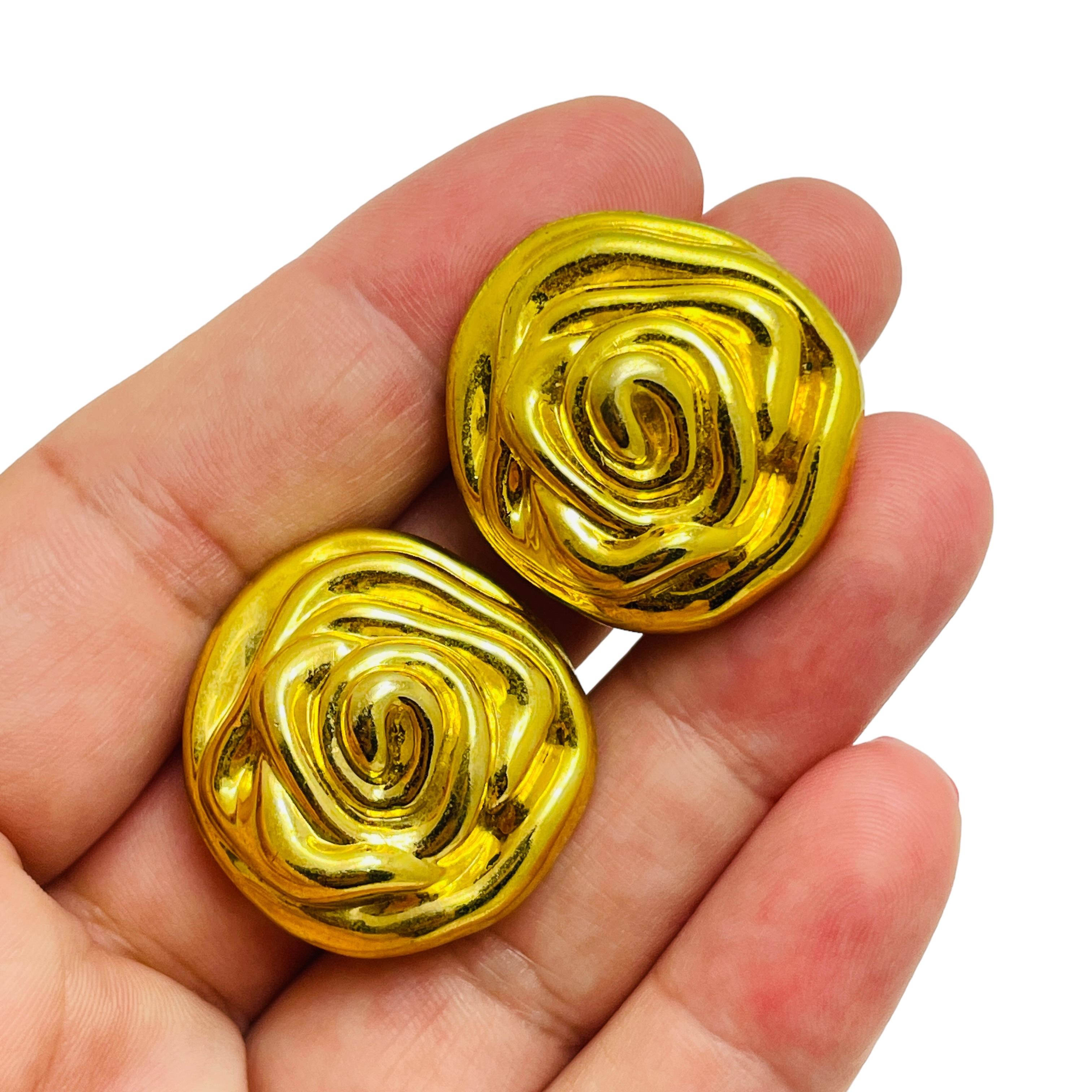 De las mujeres Pendientes de clip de diseño vintage con rosas hinchadas en tono dorado en venta