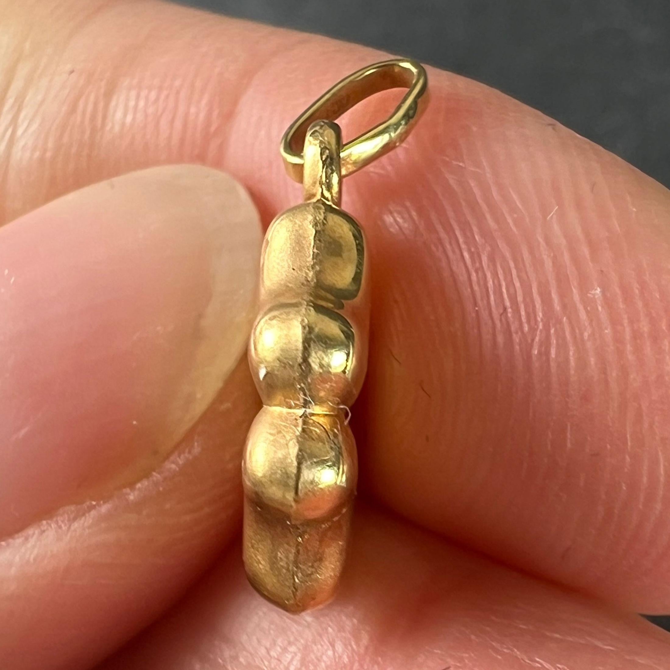 Ciondolo d'epoca a forma di trifoglio fortunato a quattro foglie in oro giallo 18K in vendita 3