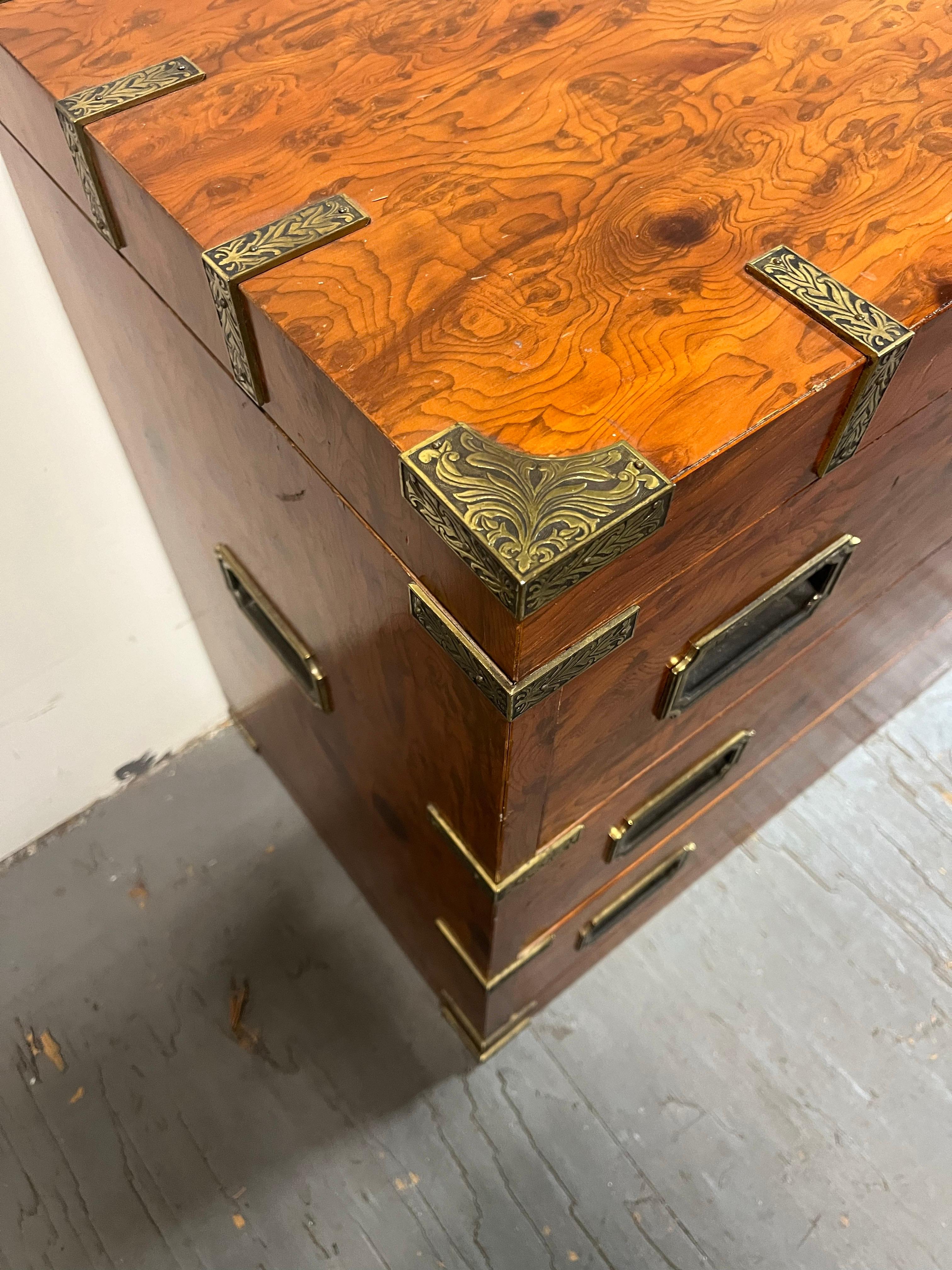 Cassapanca vintage Pulaski Burlwood Campaigner in vendita 2