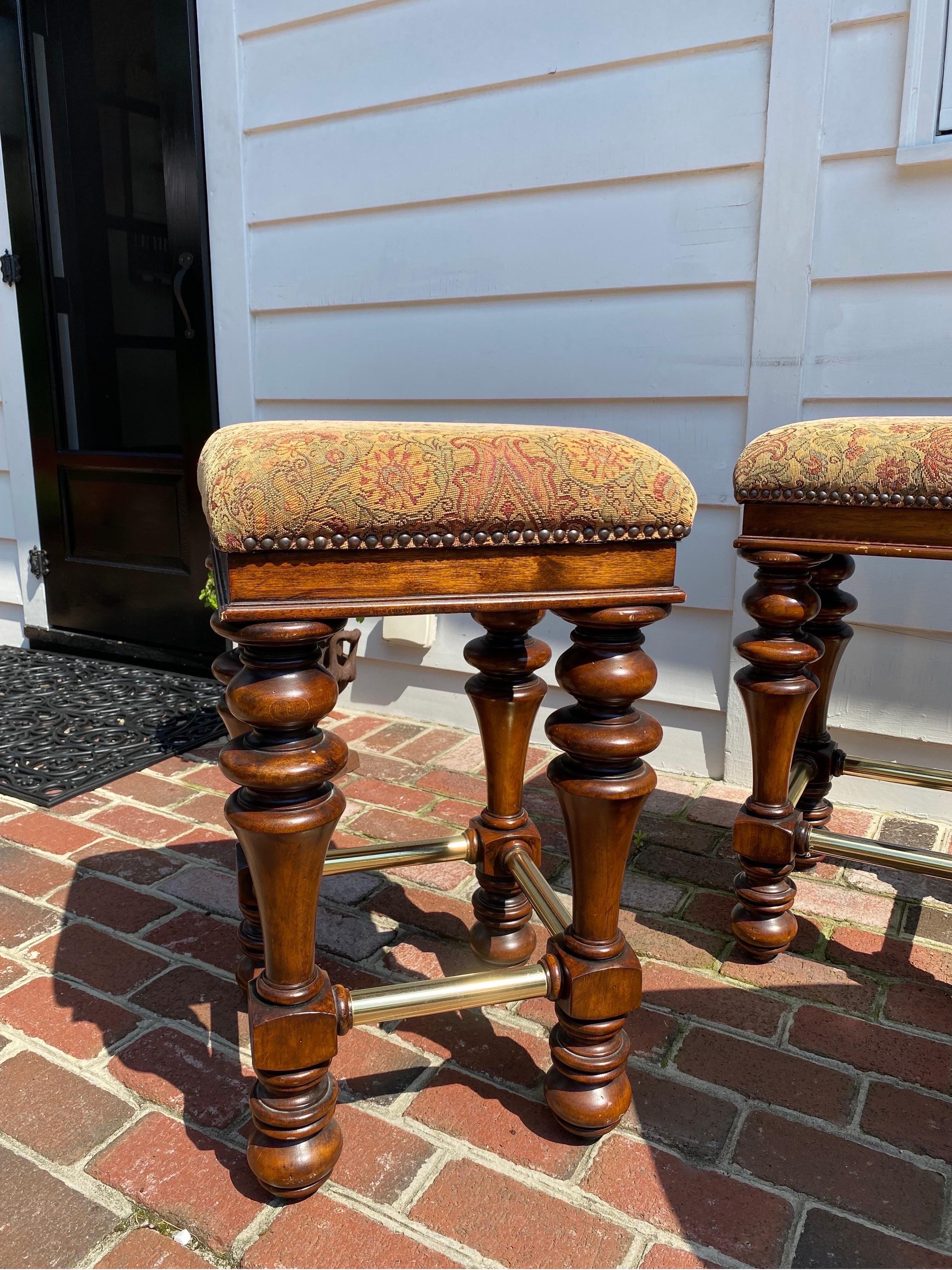 Vintage Pulaski Walnut Upholstered Barstools, Set of 4 In Good Condition In Doylestown, PA