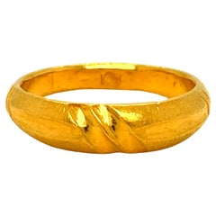 Vintage Pure Gold 24K Yellow Gold Patterned Band Ring.