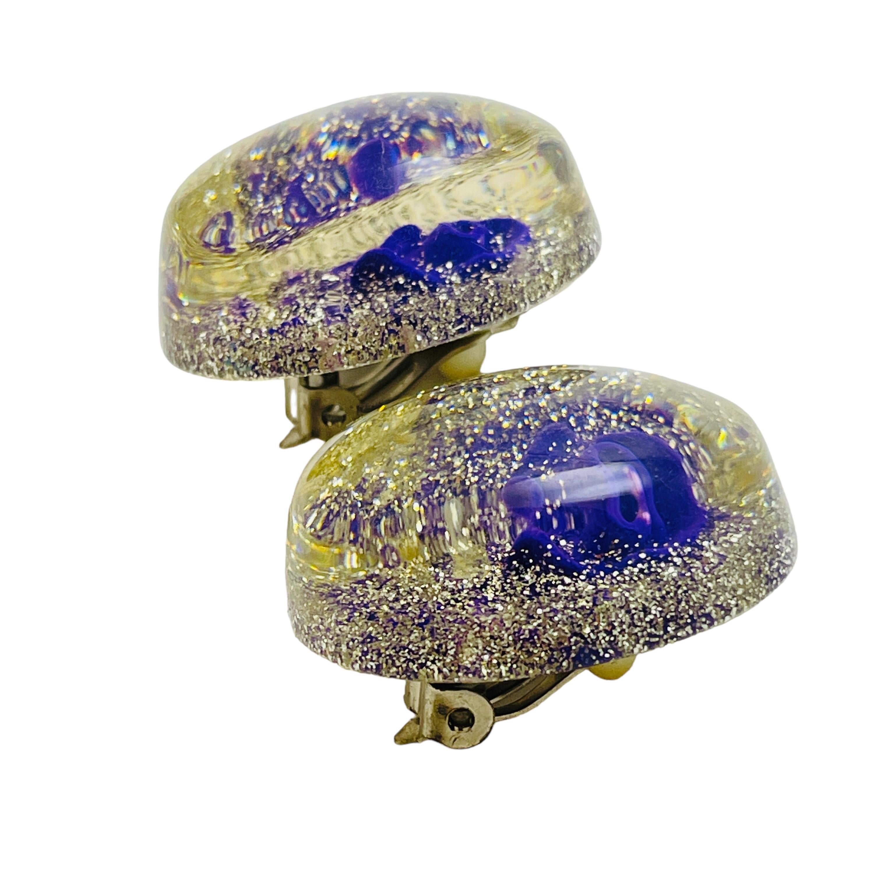 Vintage purple and clear lucite clip on earrings In Good Condition For Sale In Palos Hills, IL