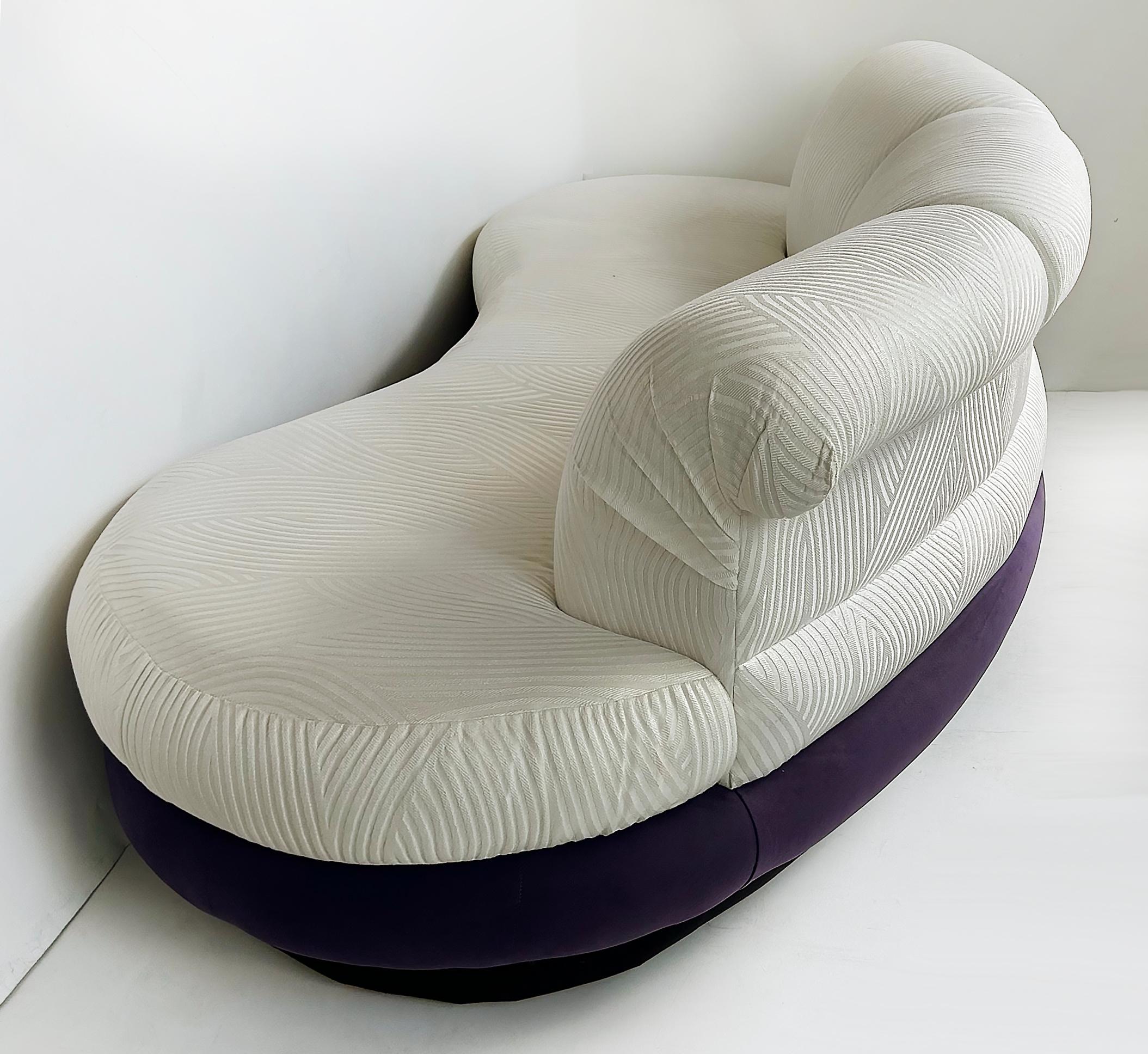 Vintage Purple and Off-White Cloud Sofas after Pearsall, Per Item en vente 2
