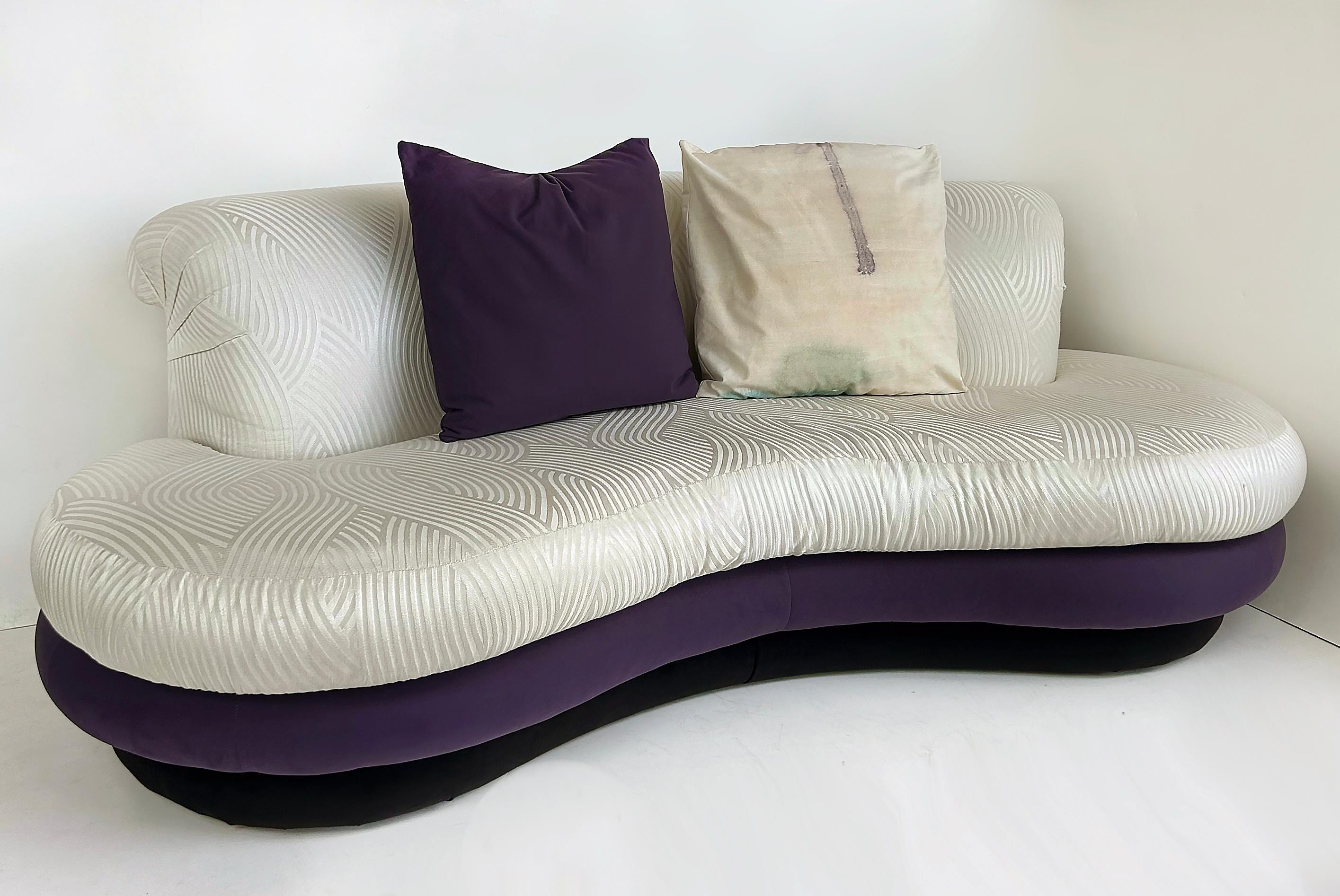 Vintage Purple and Off-White Cloud Sofas after Pearsall, Per Item en vente 3