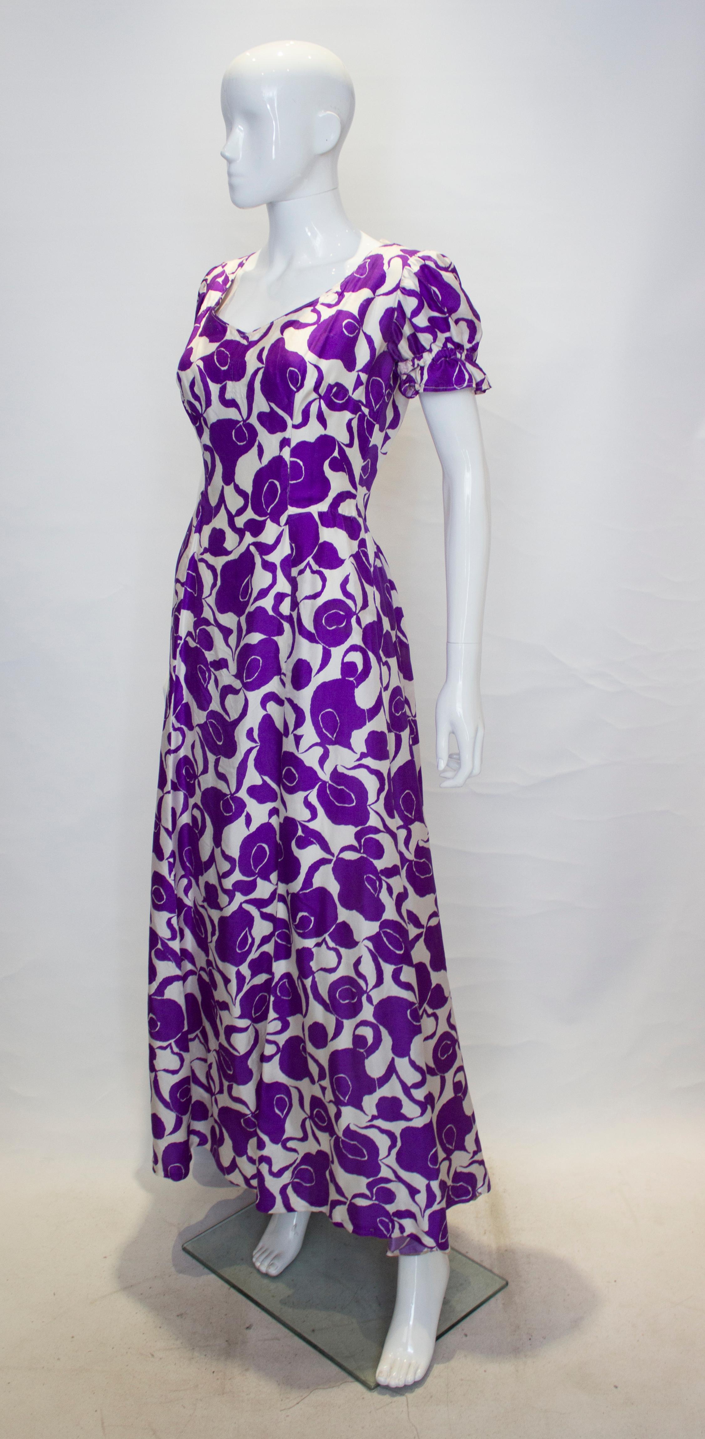 Vintage Purple and White Silk Gown In Good Condition In London, GB