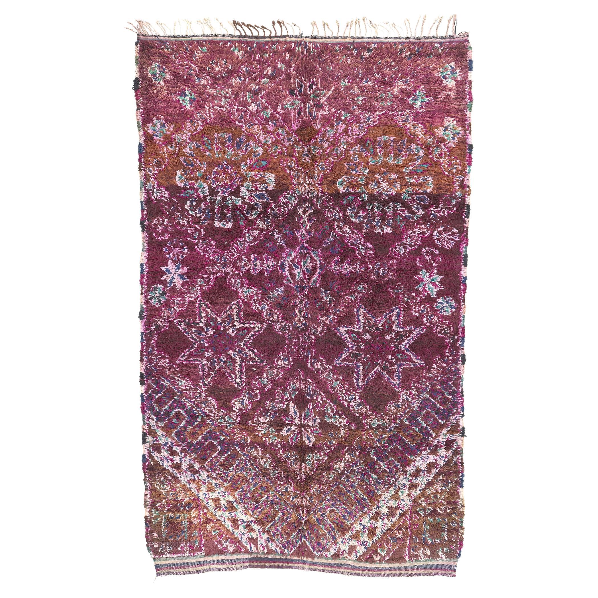 Marokkanischer Beni M'Guild Vintage-Teppich in Violett, Boho Chic Meets Hygge Vibes, Vintage