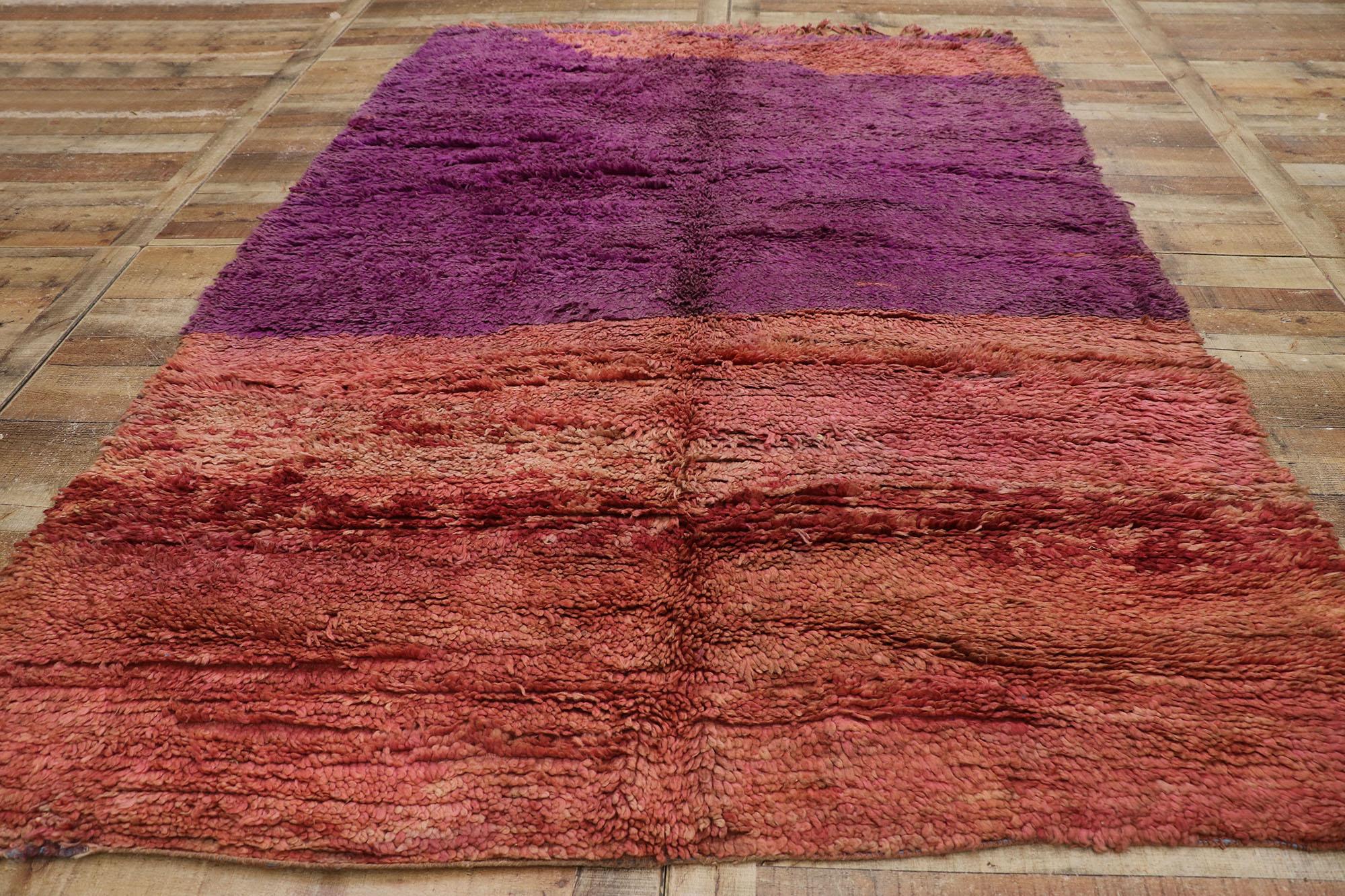 XX secolo Tappeto marocchino Vintage viola Beni Mrirt in vendita