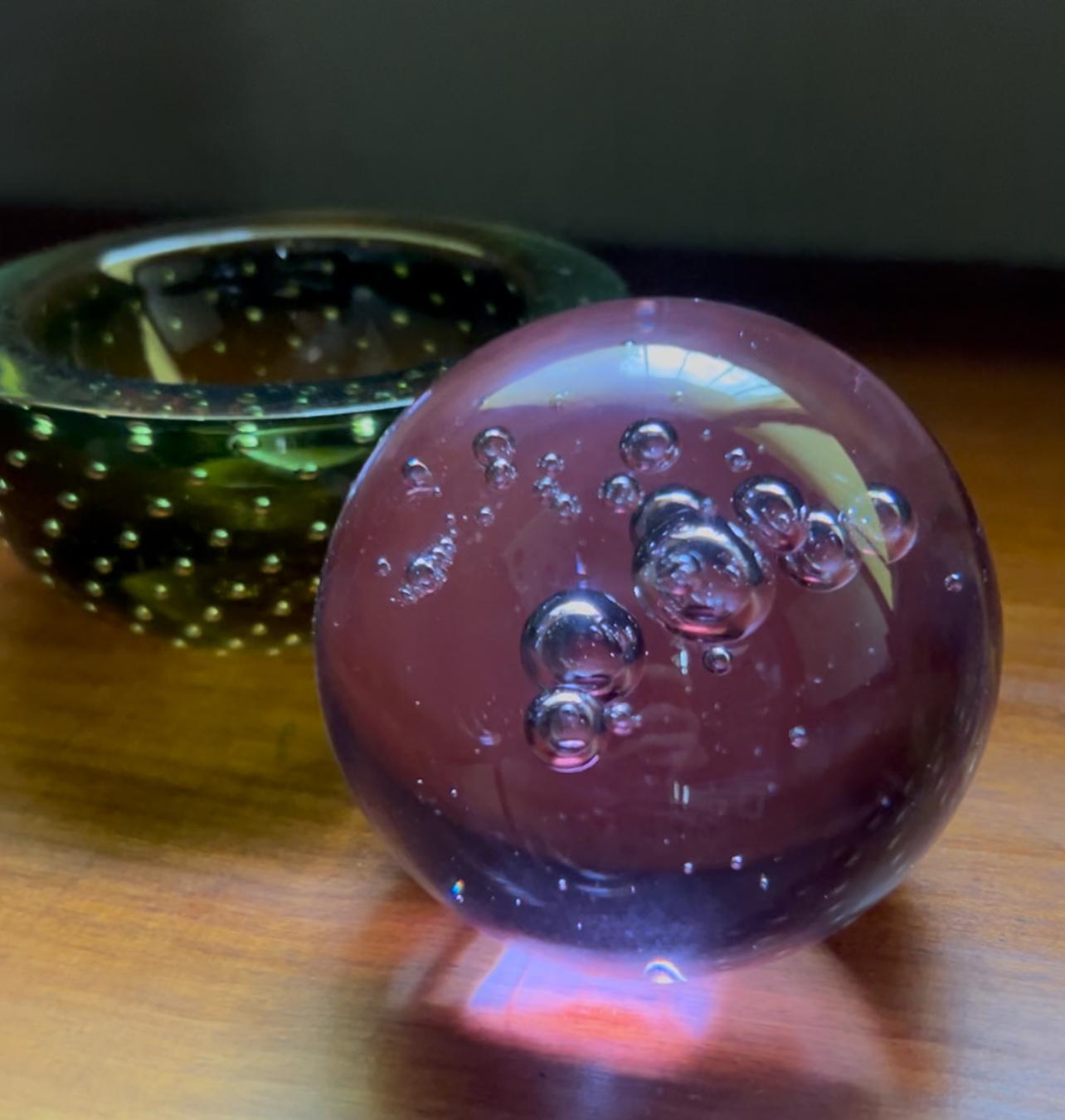 Scultura/portacarte in vetro di Murano viola vintage, Ball and Ball con bolle incluse in vendita 5