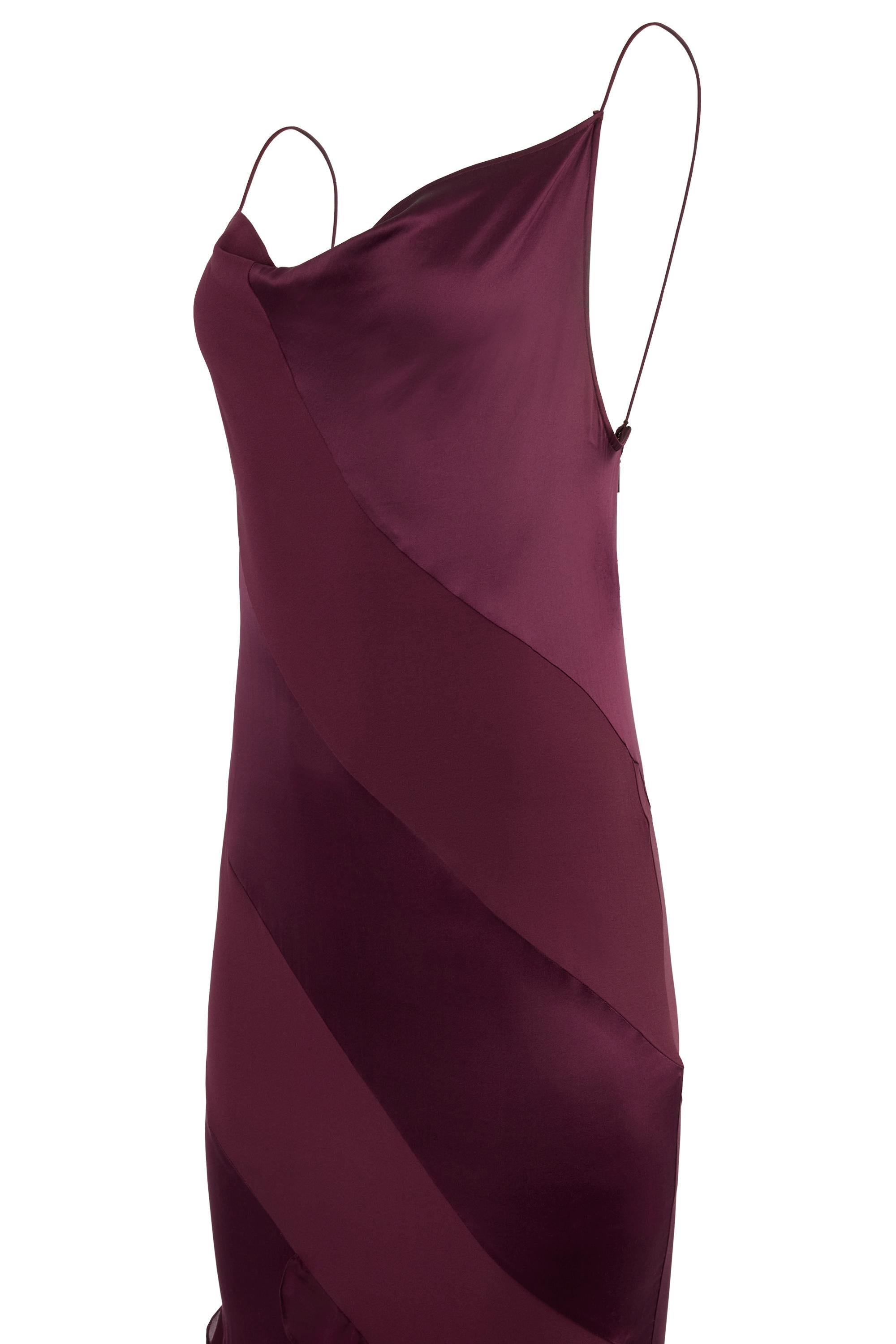 Noir Robe longue à col bénitier en soie violette vintage en vente