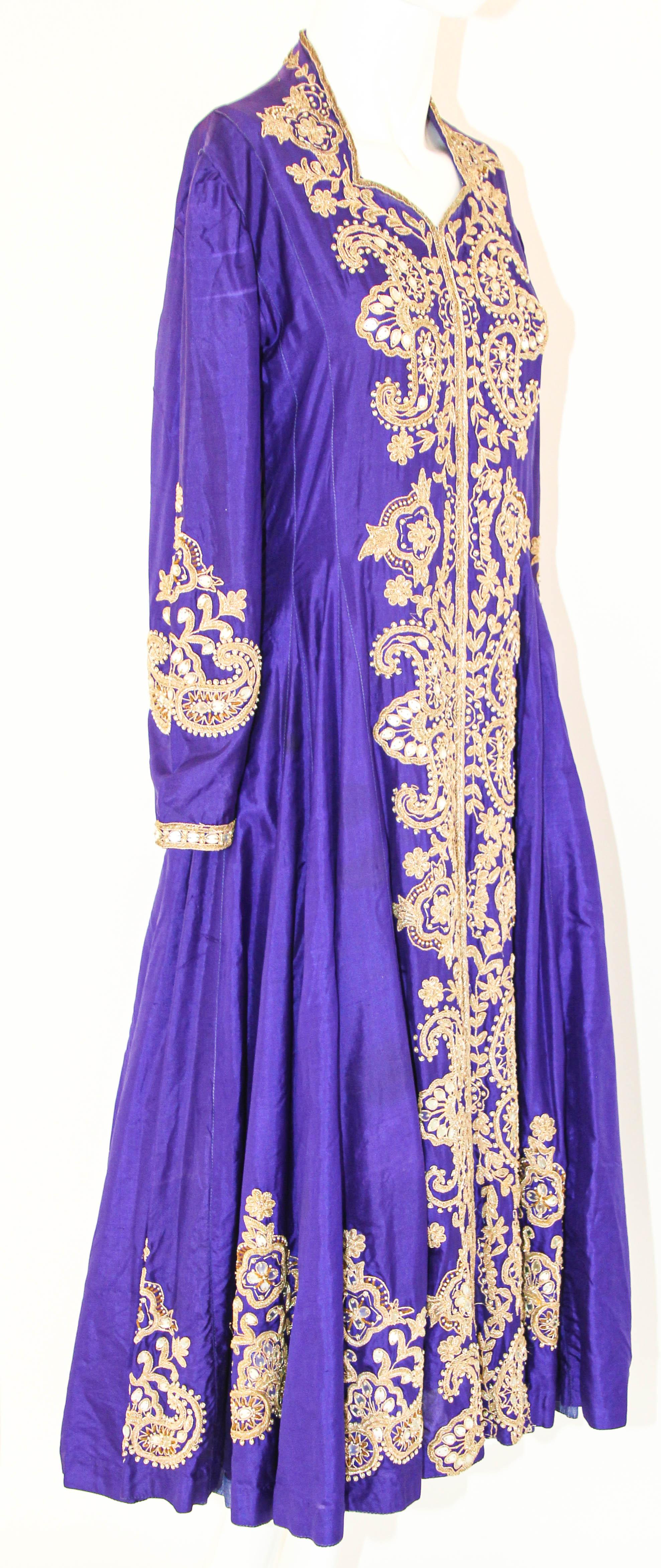  Vintage Purple Silk Embroidered Maxi Dress Anarkali Kashmir Princess Gown For Sale 7