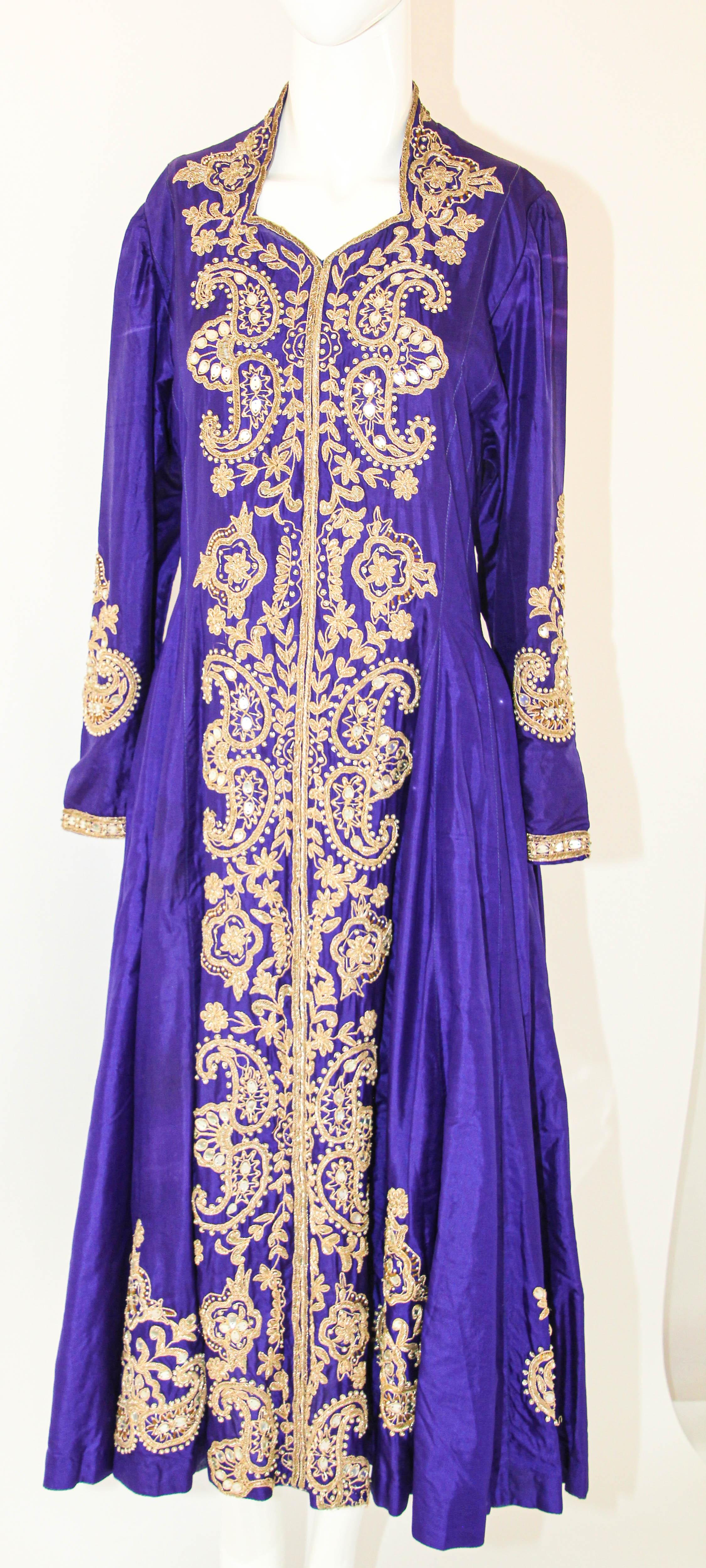  Vintage Purple Silk Embroidered Maxi Dress Anarkali Kashmir Princess Gown For Sale 8