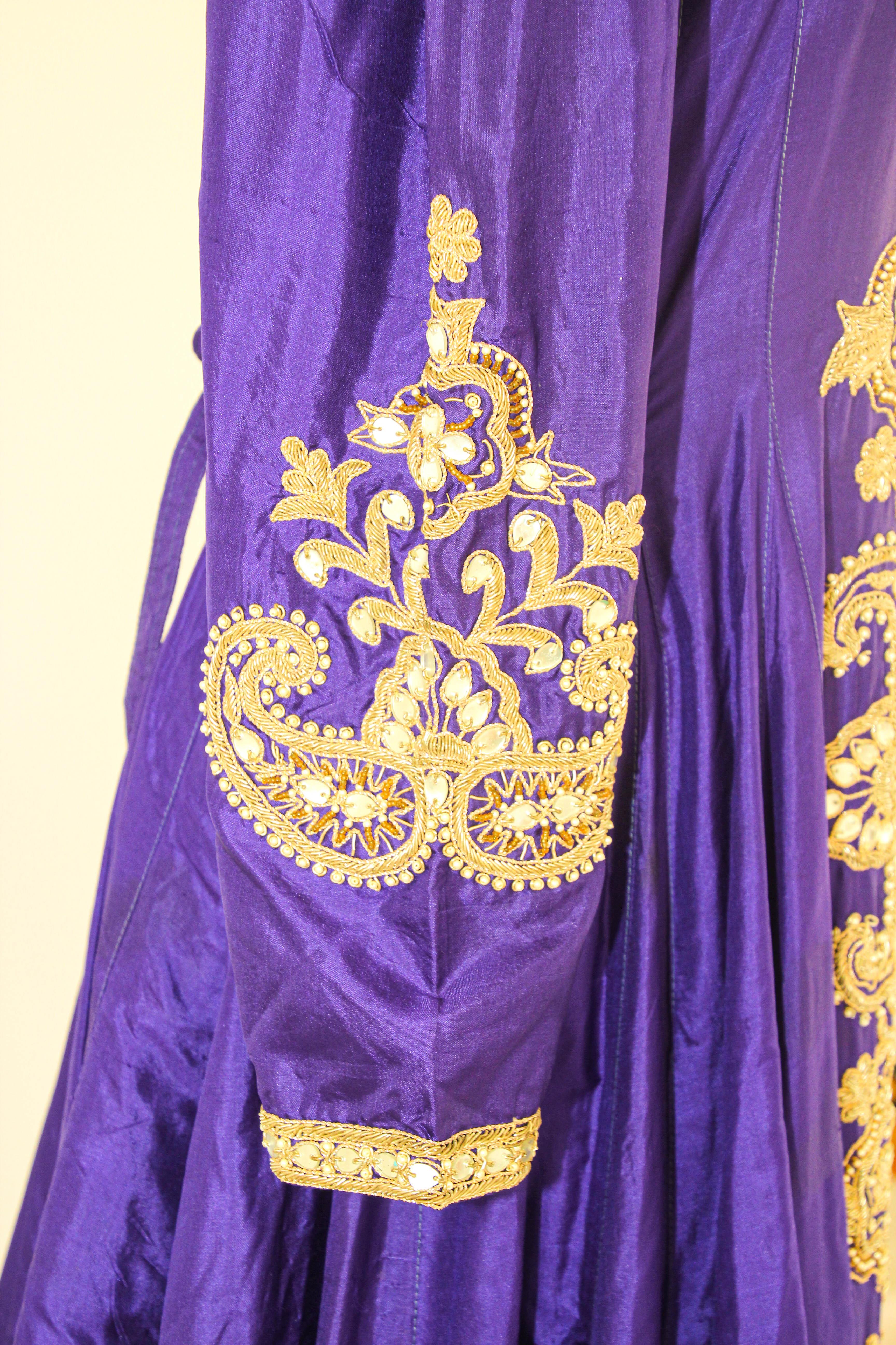  Vintage Purple Silk Embroidered Maxi Dress Anarkali Kashmir Princess Gown For Sale 3
