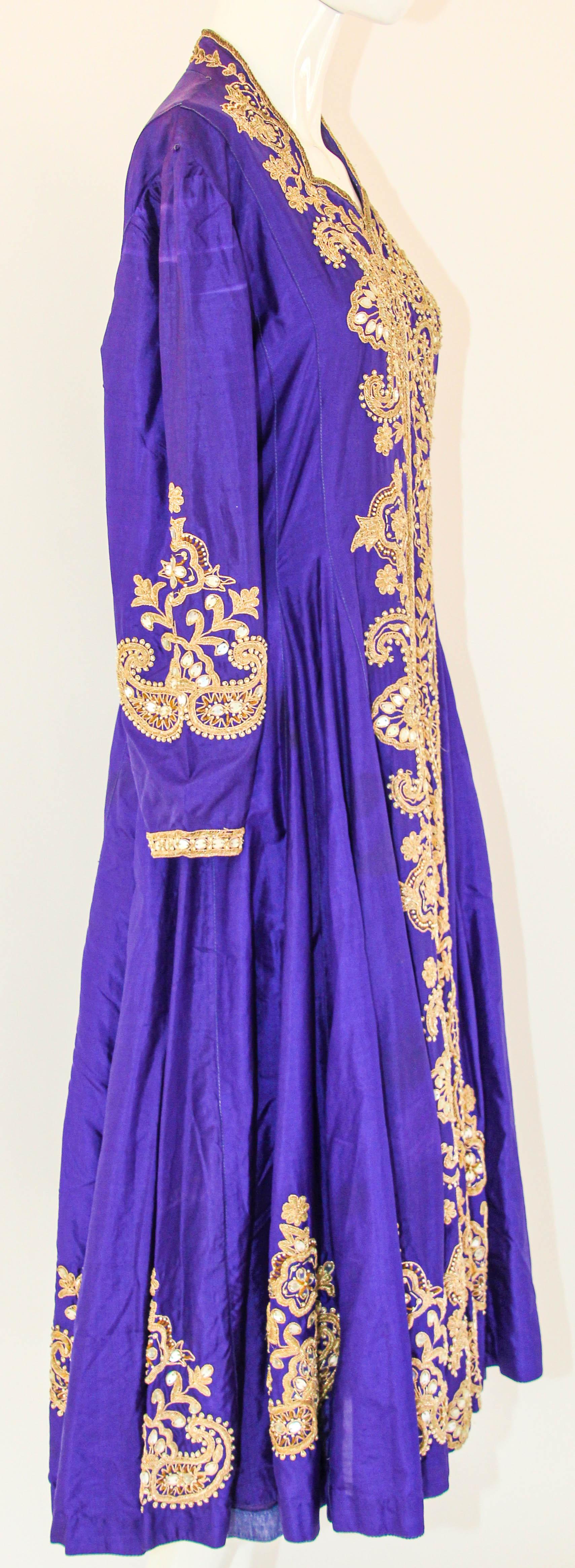  Vintage Purple Silk Embroidered Maxi Dress Anarkali Kashmir Princess Gown For Sale 5