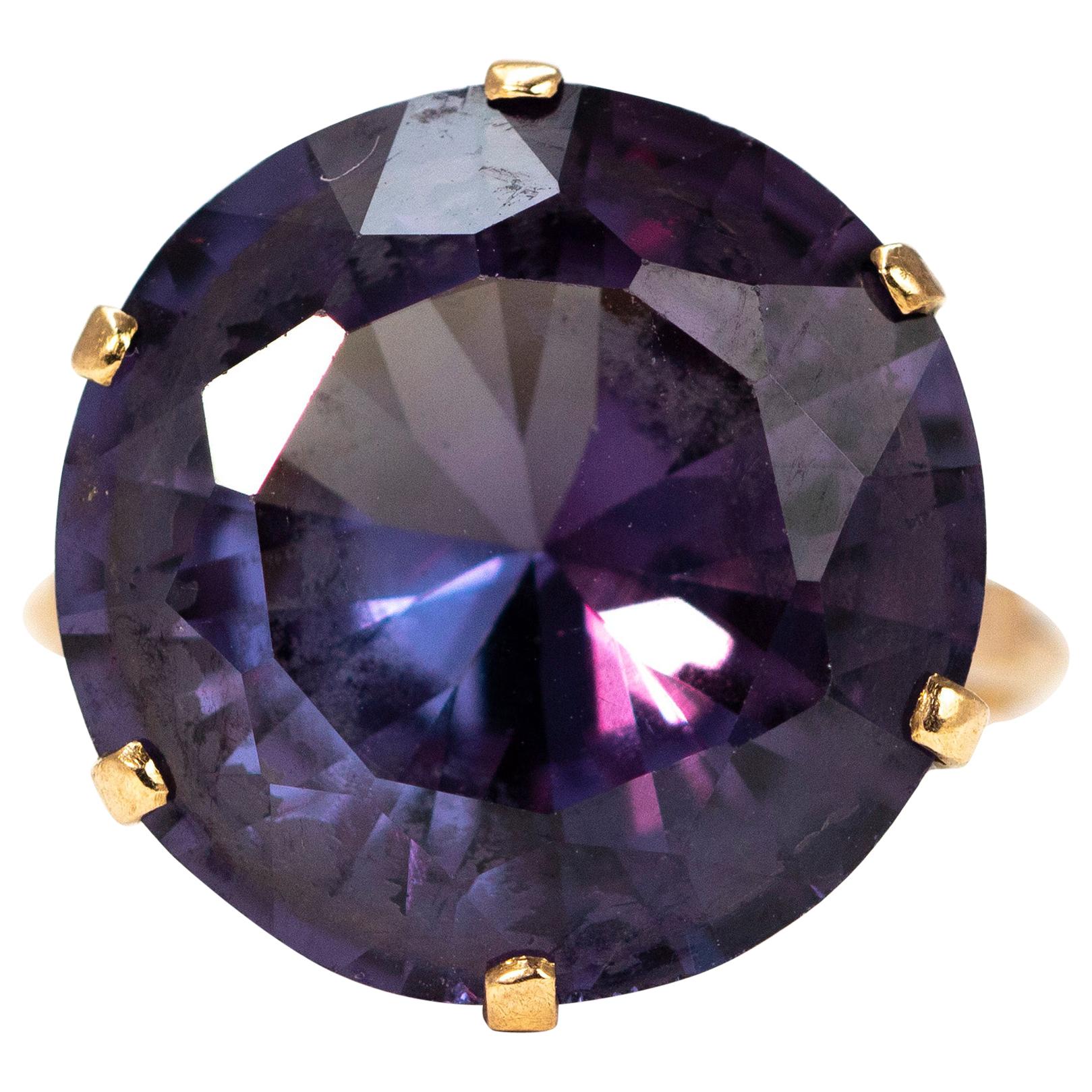 Vintage Purple Stone and 9 Carat Gold Solitaire Ring For Sale