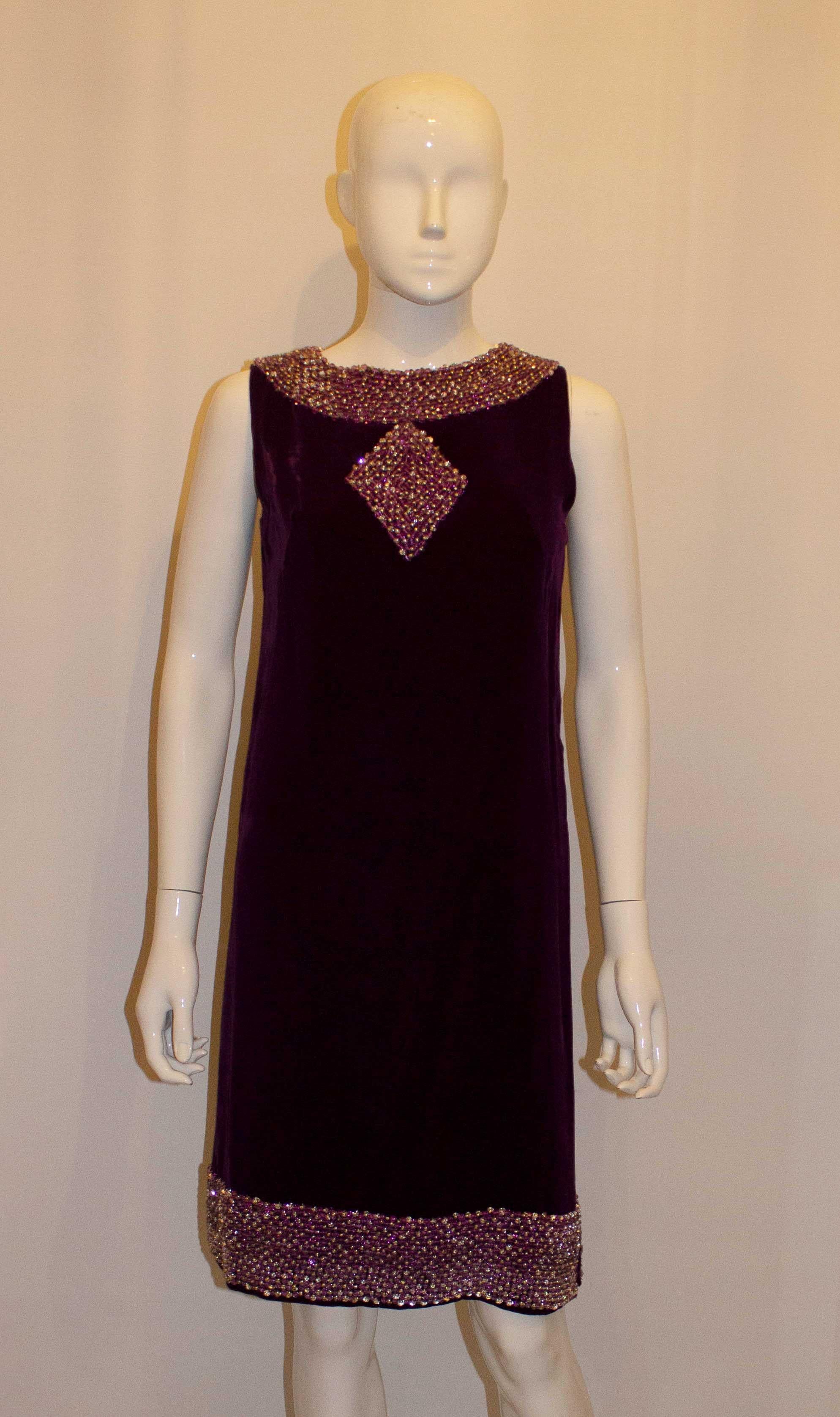 Vintage Purple Velvet Cocktail Dress with Decoration In Good Condition For Sale In London, GB