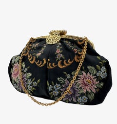 Vintage purse with embroidery