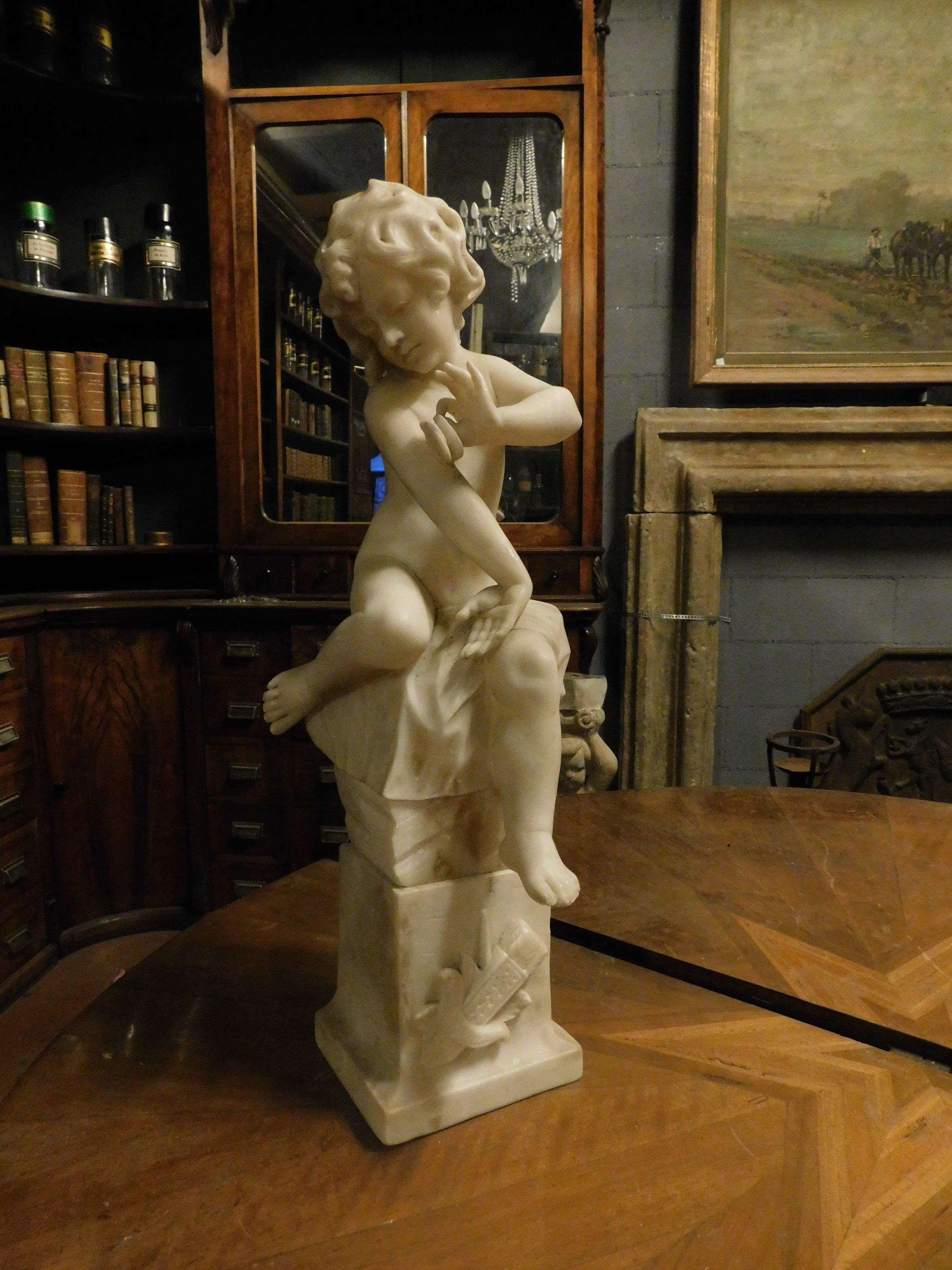 Vintage Putto Child Sculpture in White Alabaster, 1900s, Italy In Good Condition In Cuneo, Italy (CN)