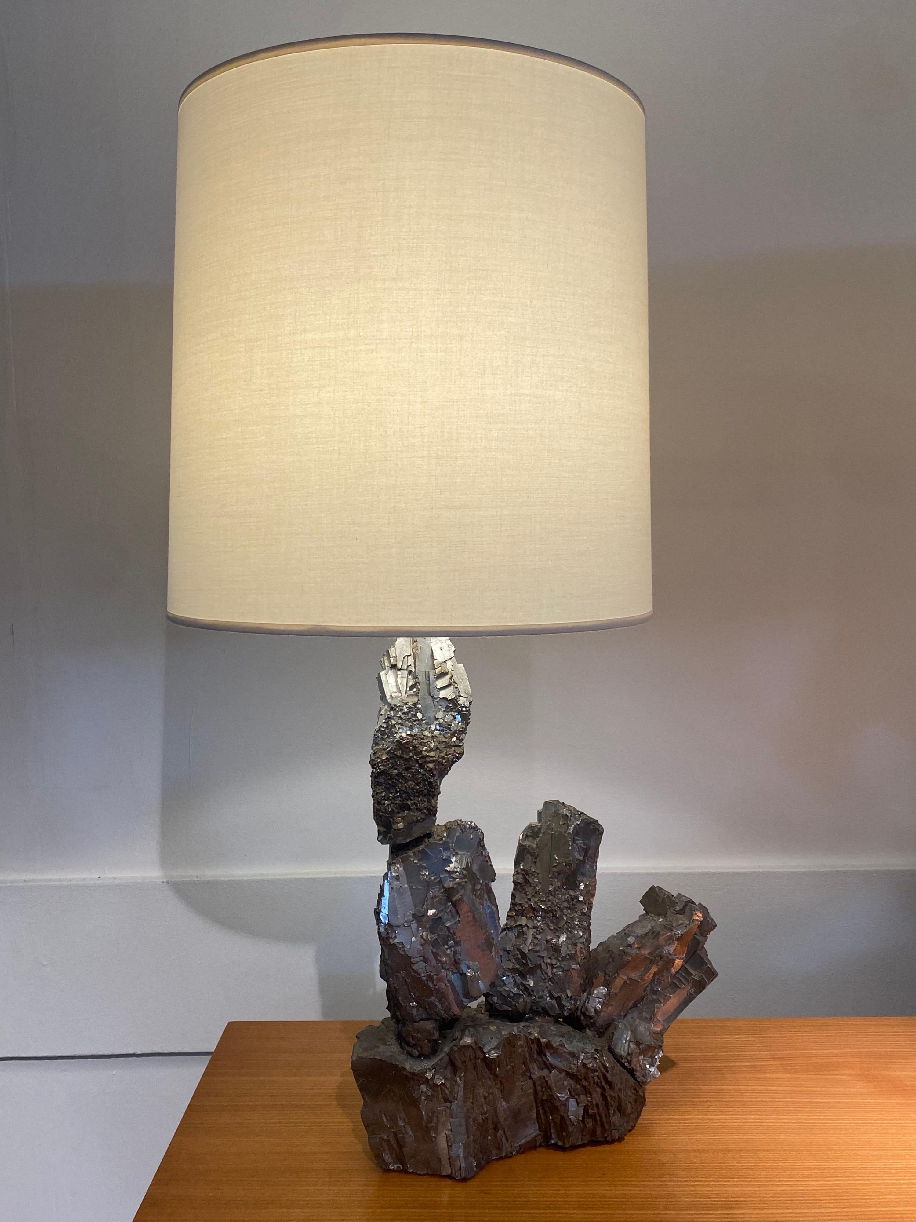 1970S Pyrite rock lamp 
Brand new shade. Orientable shade
Good vintage condition
Heavy.