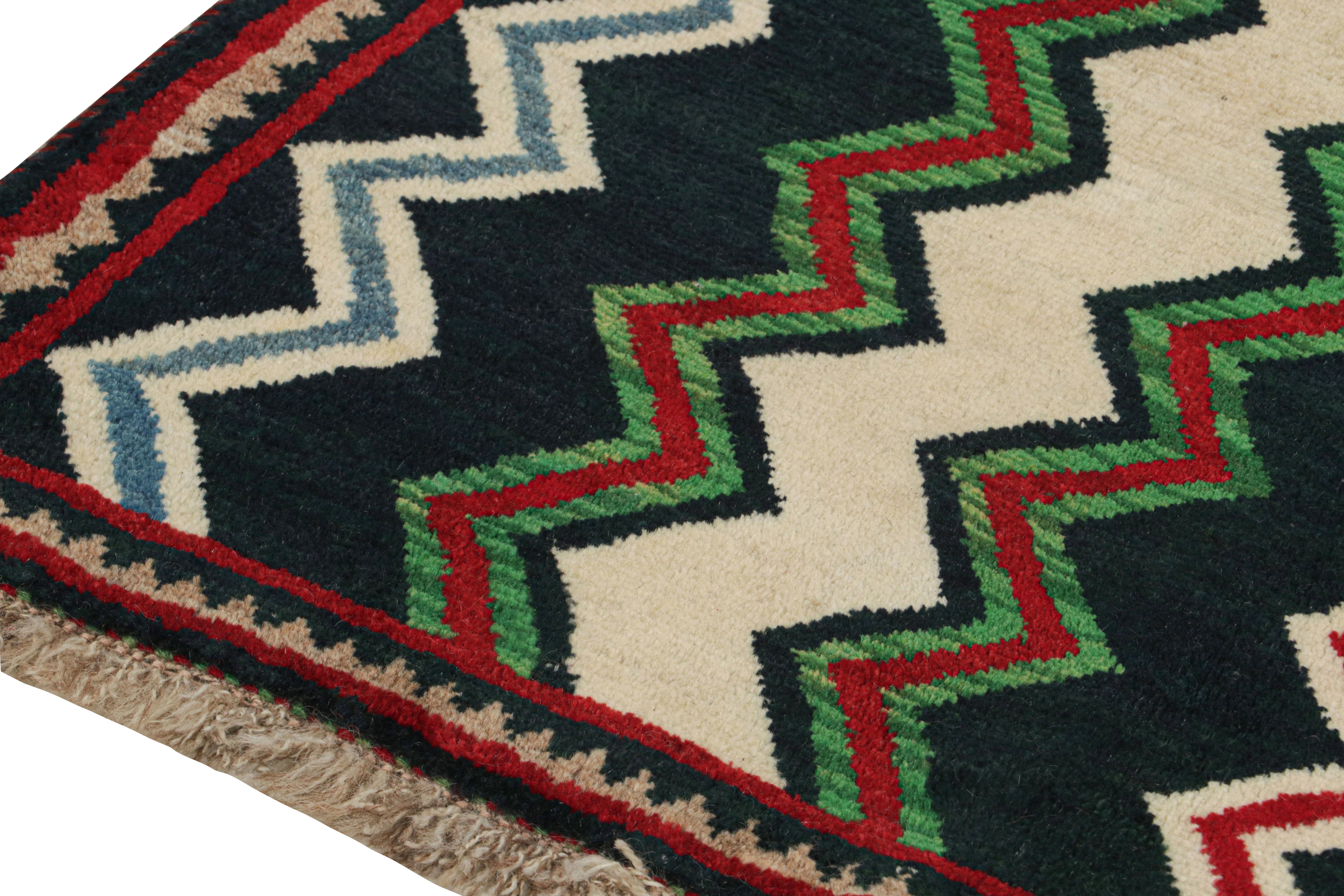Vintage Qashqai Persian Gabbeh Runner with Chevron Patterns by Rug & Kilim In Good Condition For Sale In Long Island City, NY