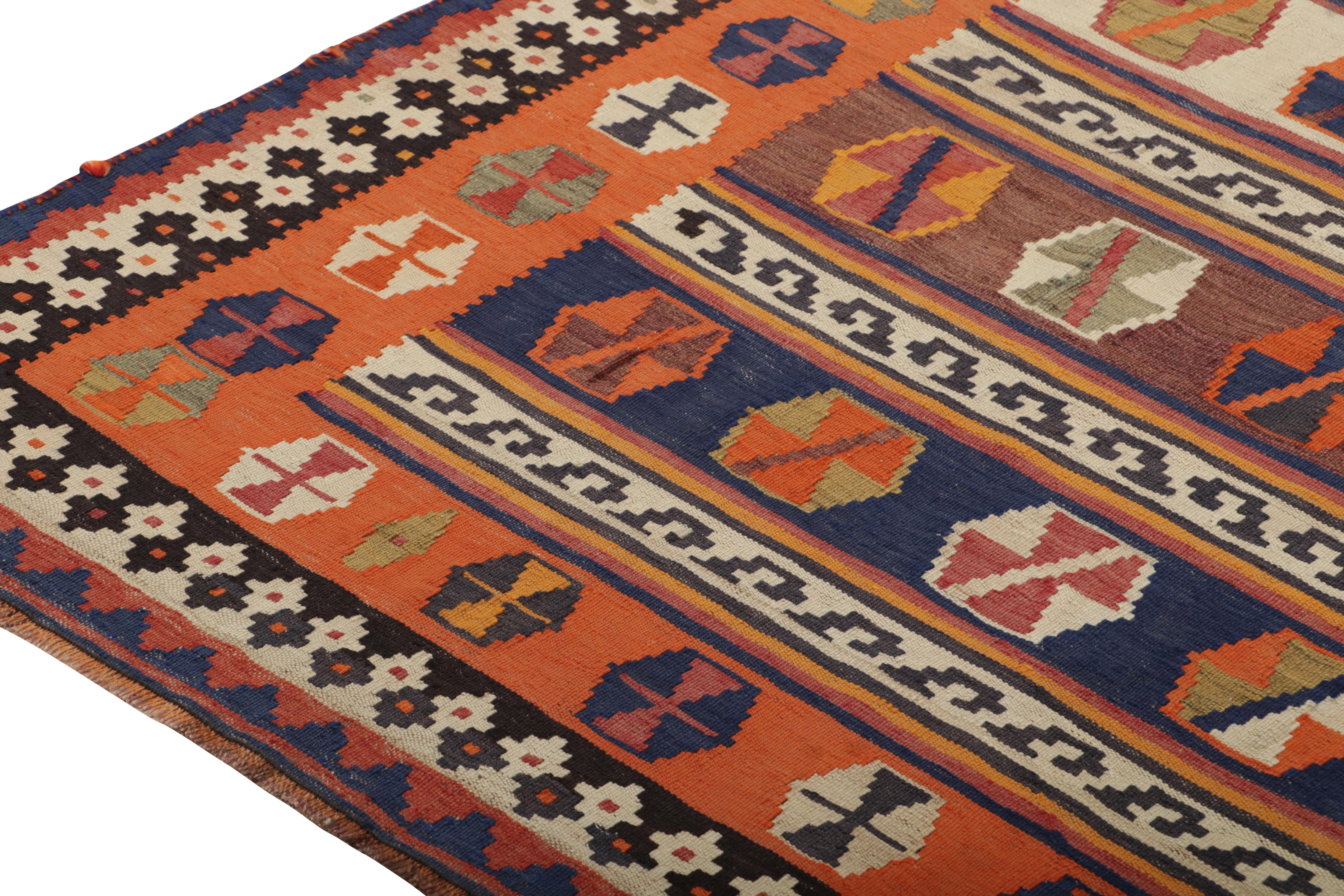 Vintage Qashqai Persian Kilim in Orange with Geometric Patterns In Good Condition For Sale In Long Island City, NY