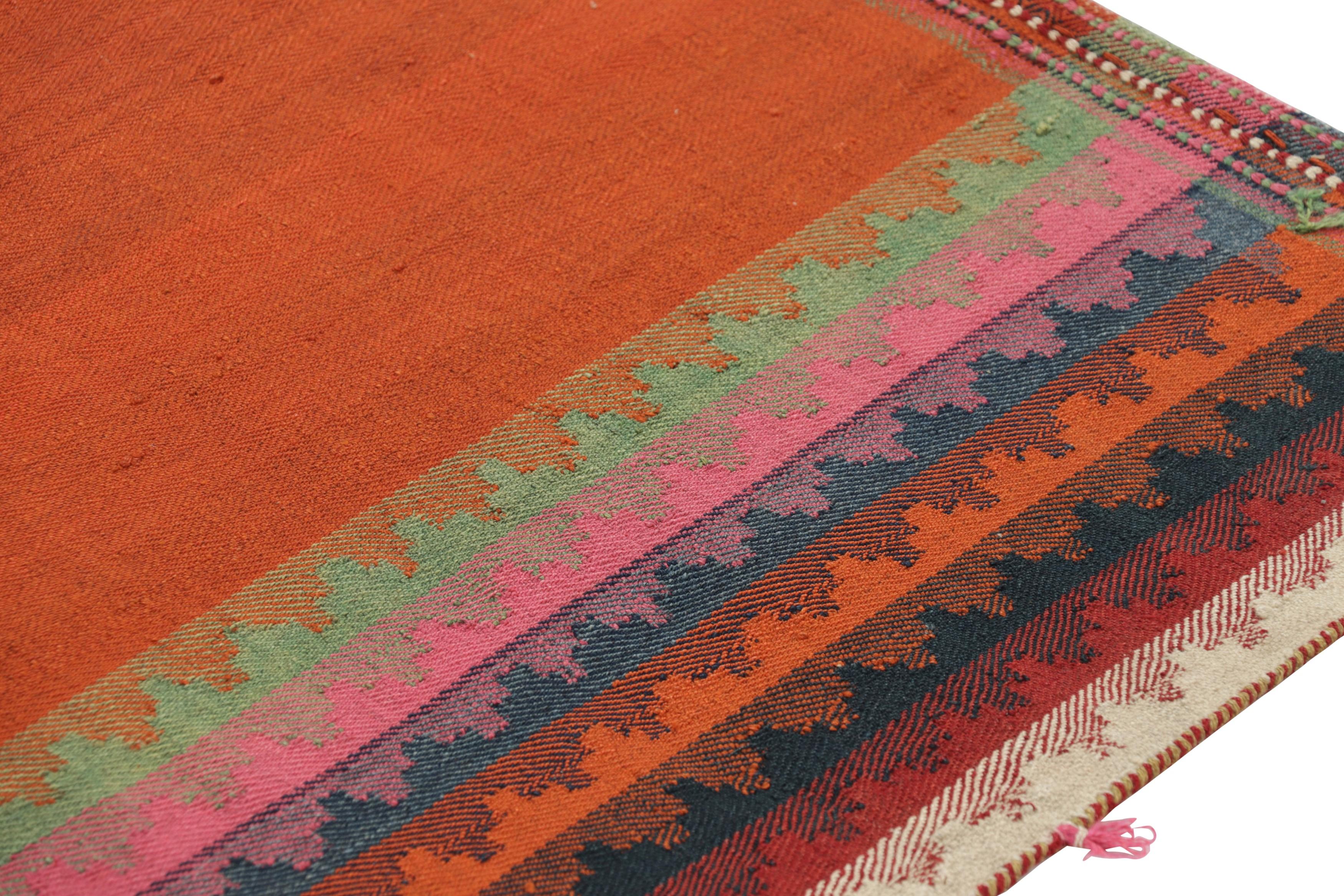 Vintage Qashqai Persischer Kilim in Rot-, Orange- und Blautönen - Rug & Kilim (Stammeskunst) im Angebot