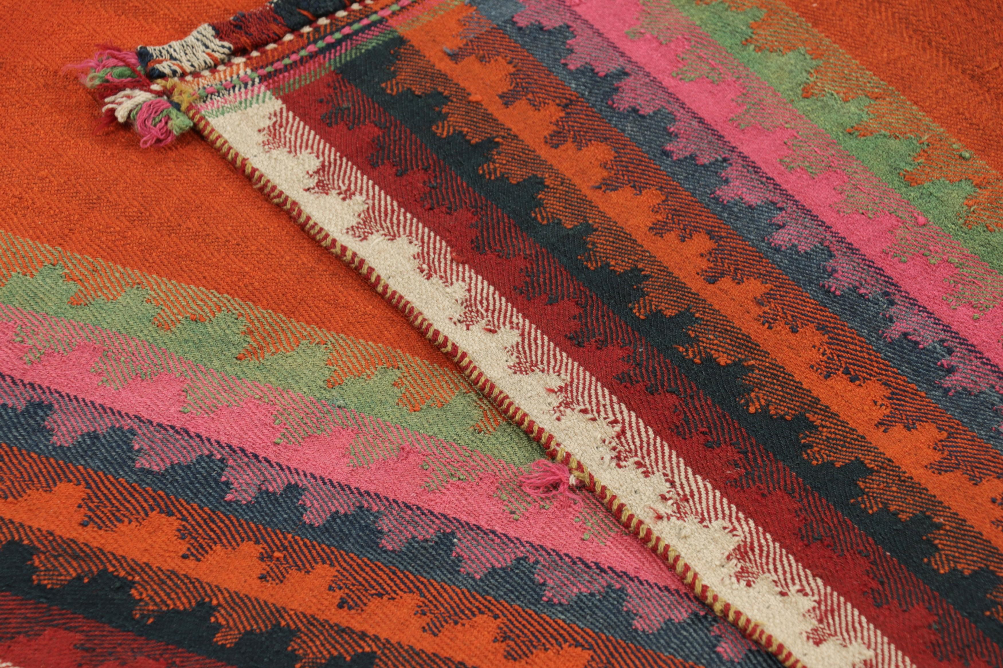 Vintage Qashqai Persischer Kilim in Rot-, Orange- und Blautönen - Rug & Kilim im Angebot 1