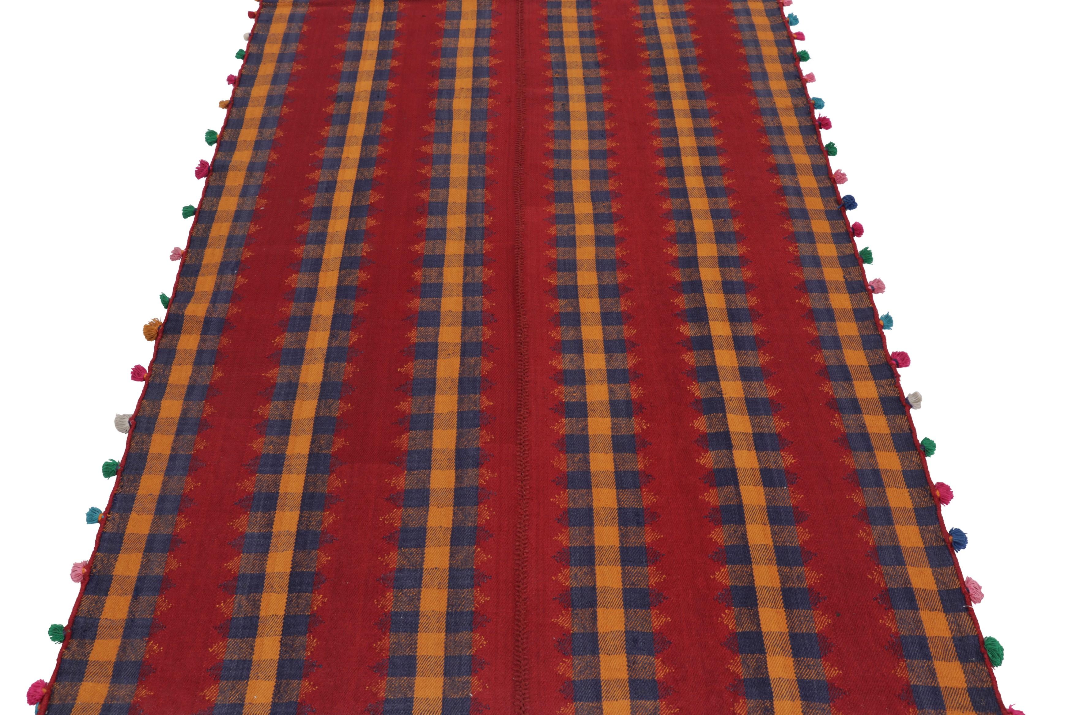 Kilim persa vintage Qashqai rojo con rayas marrones azul marino - Rug & Kilim Persa en venta
