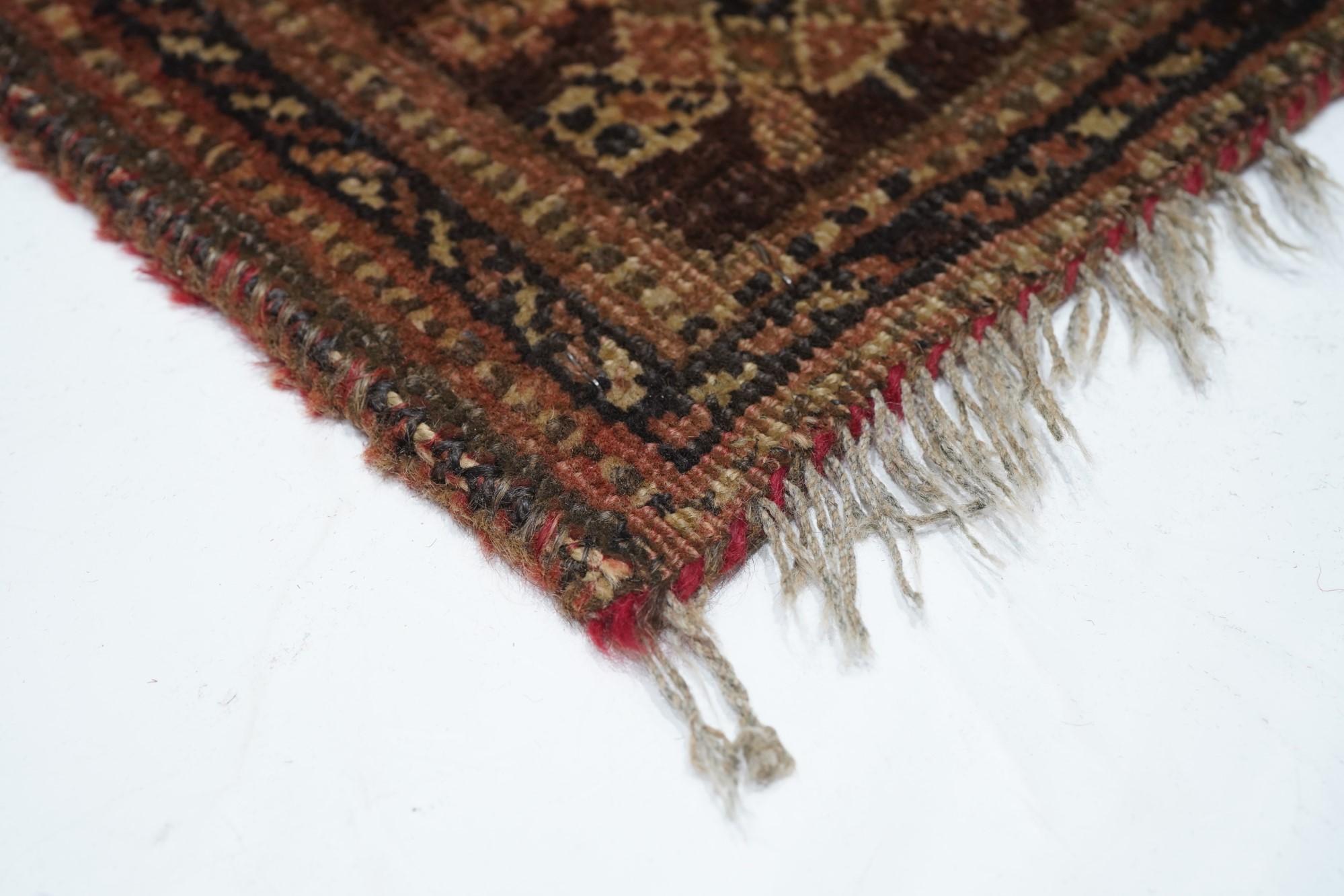 Vintage Qashqai Rug  In Good Condition For Sale In New York, NY