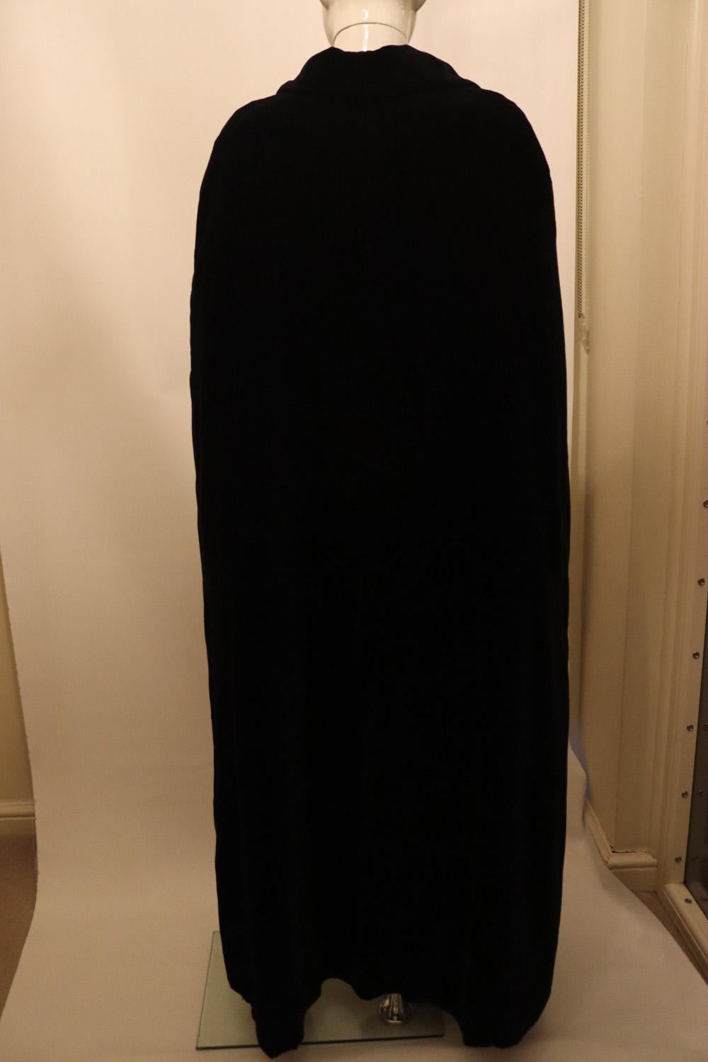 Vintage Quad Dark Chocolate Brown Velvet Cape with Quilted Lining For Sale 1