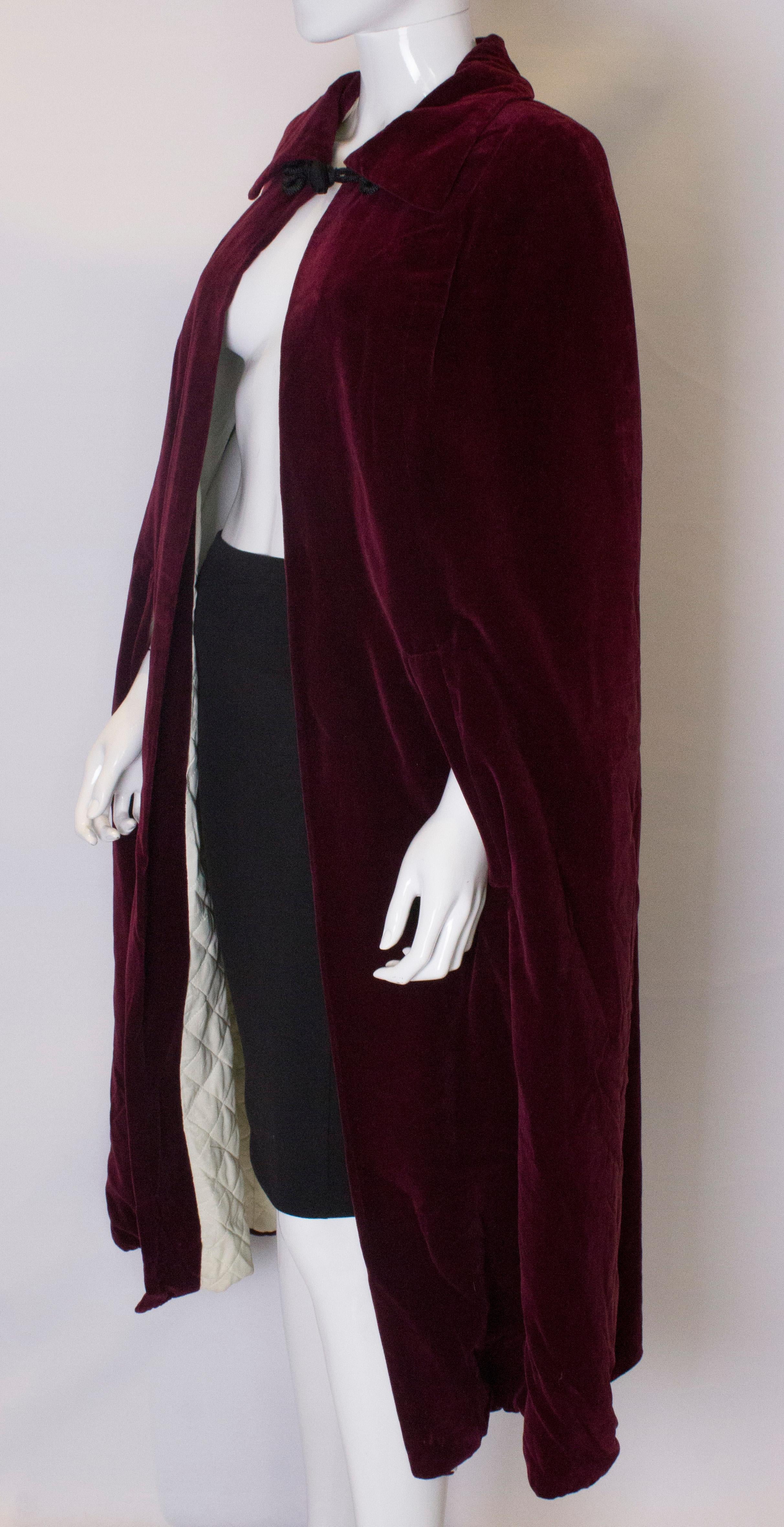 Vintage Quad Velvet Cape In Good Condition For Sale In London, GB