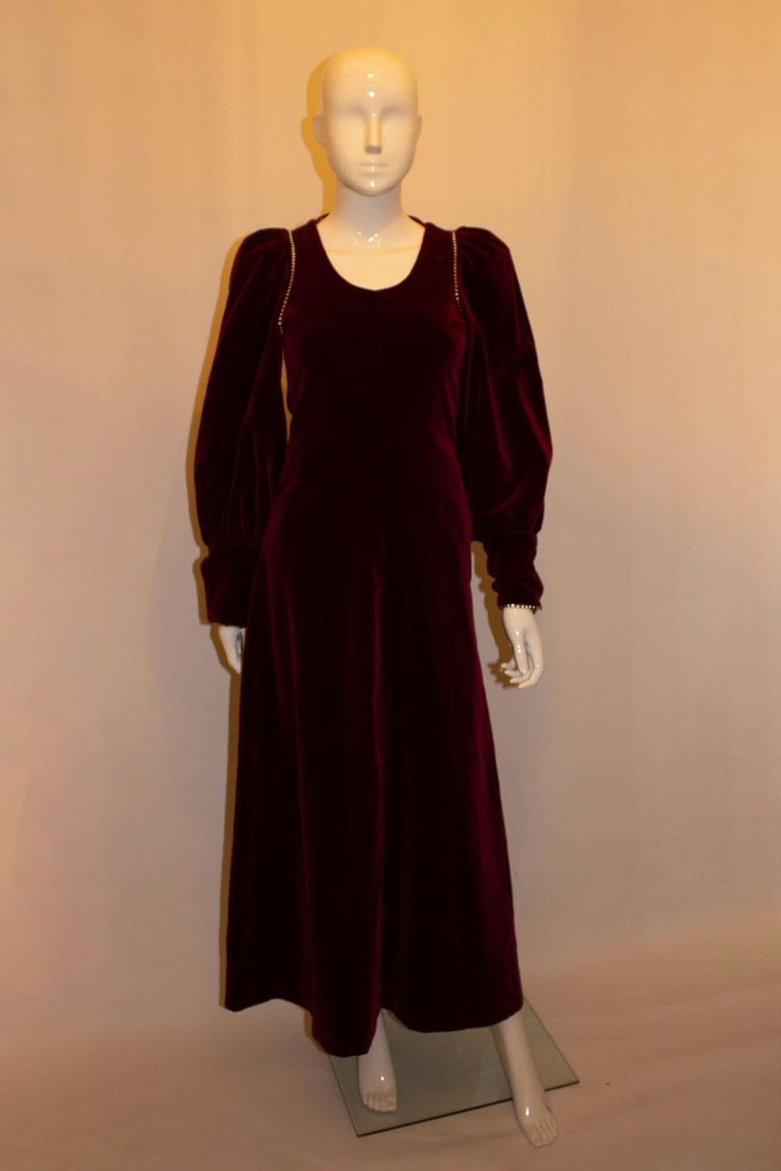 Vintage Quad Velvet Gown with Statement Sleaves In Good Condition For Sale In London, GB