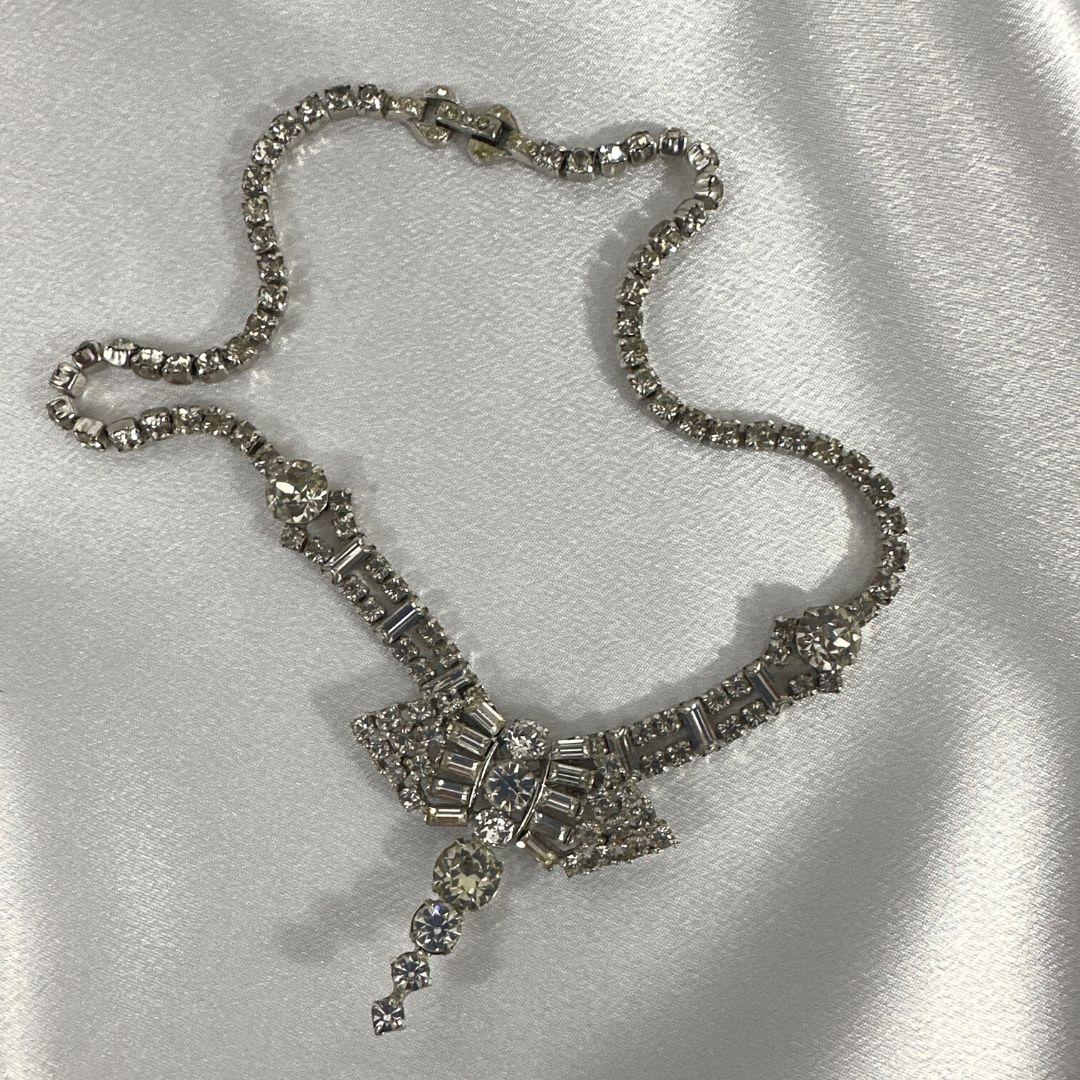 Vintage Quality Rhinestone Cute Butterfly Necklace  In Excellent Condition For Sale In Jacksonville, FL