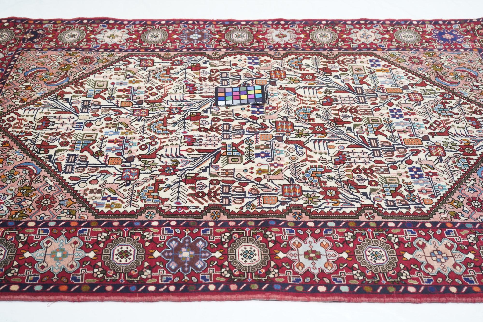 Feiner persischer Quashkai-Teppich 4'3'' x 6'5'' im Angebot 2