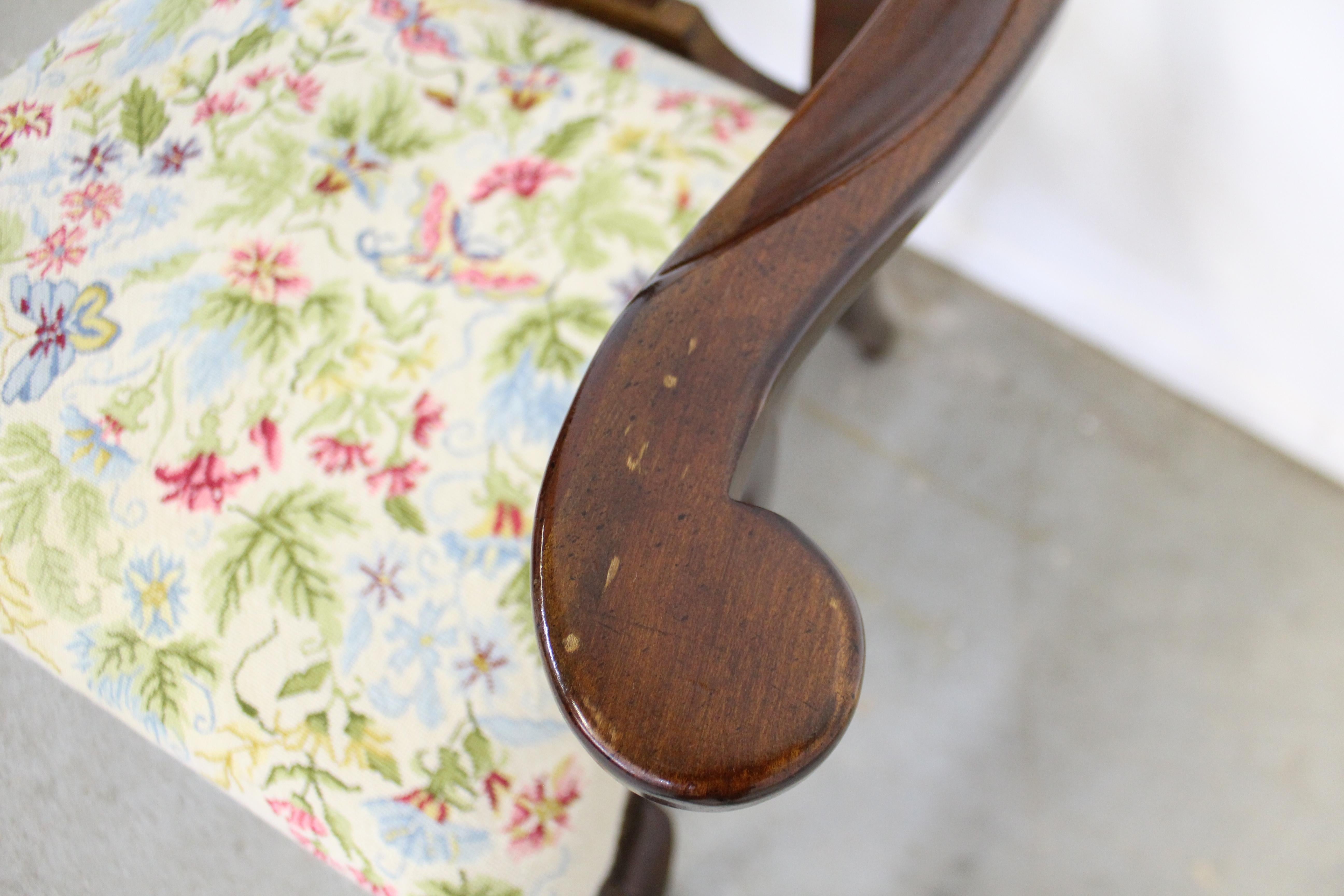 Fin du 20e siècle Fauteuil de salle à manger vintage à fleurs en cerisier Queen Anne